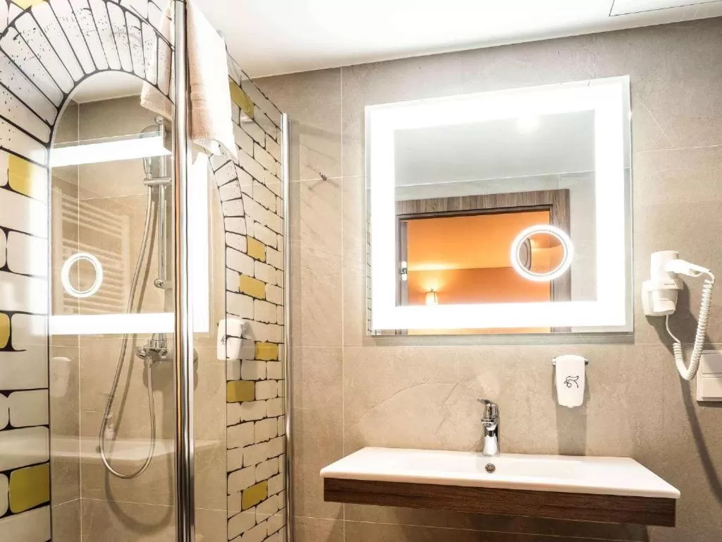 Bathroom in ibis Styles Lublin Stare Miasto