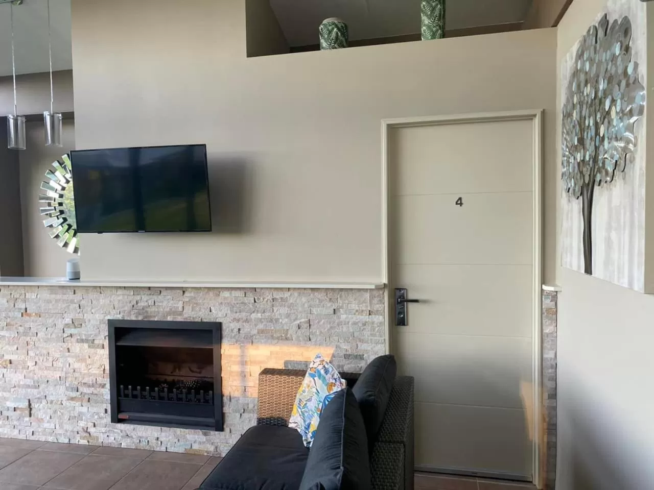 Facade/entrance in Mapleton Springs