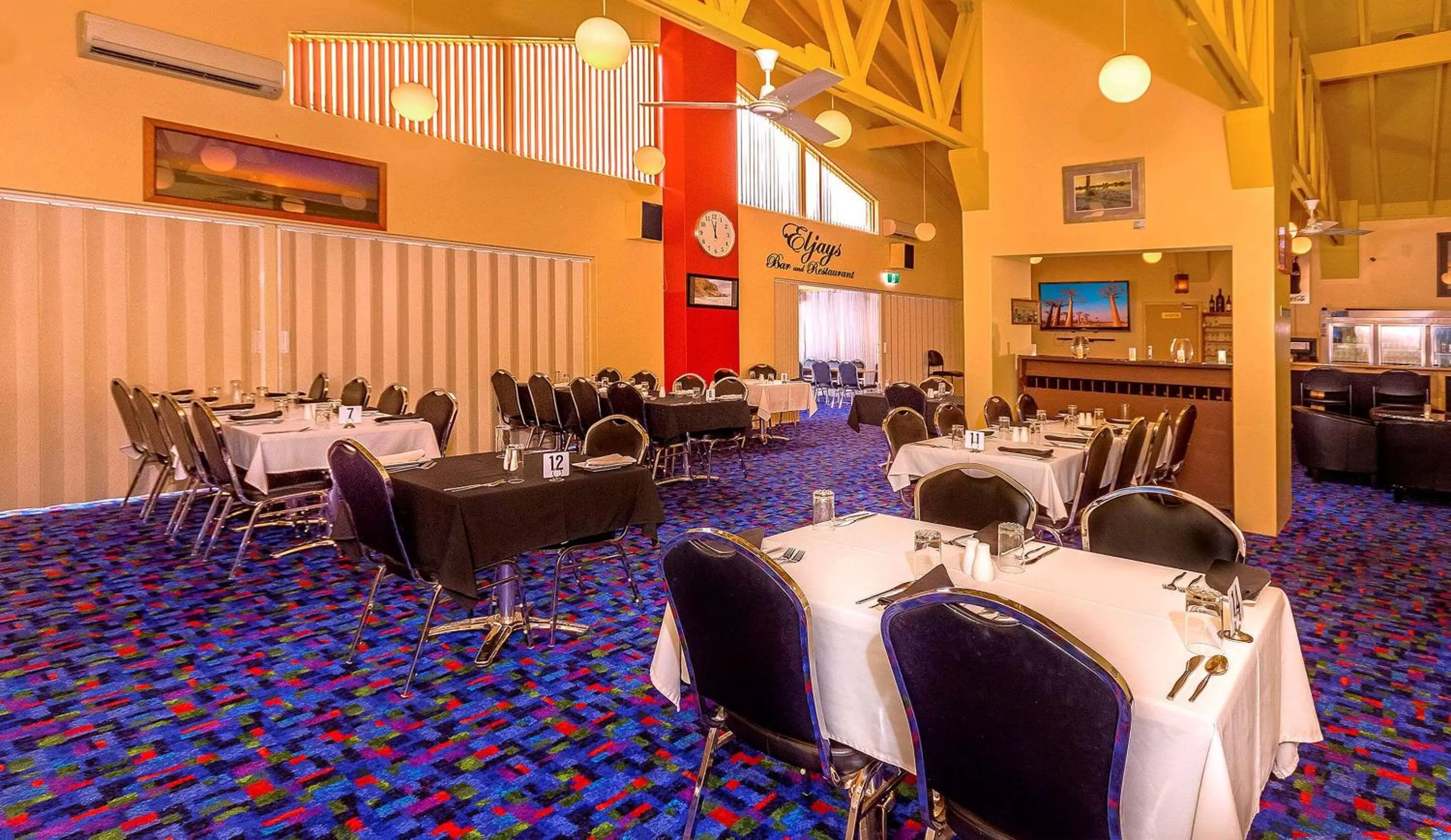 Restaurant/places to eat in Comfort Inn Bay of Isles