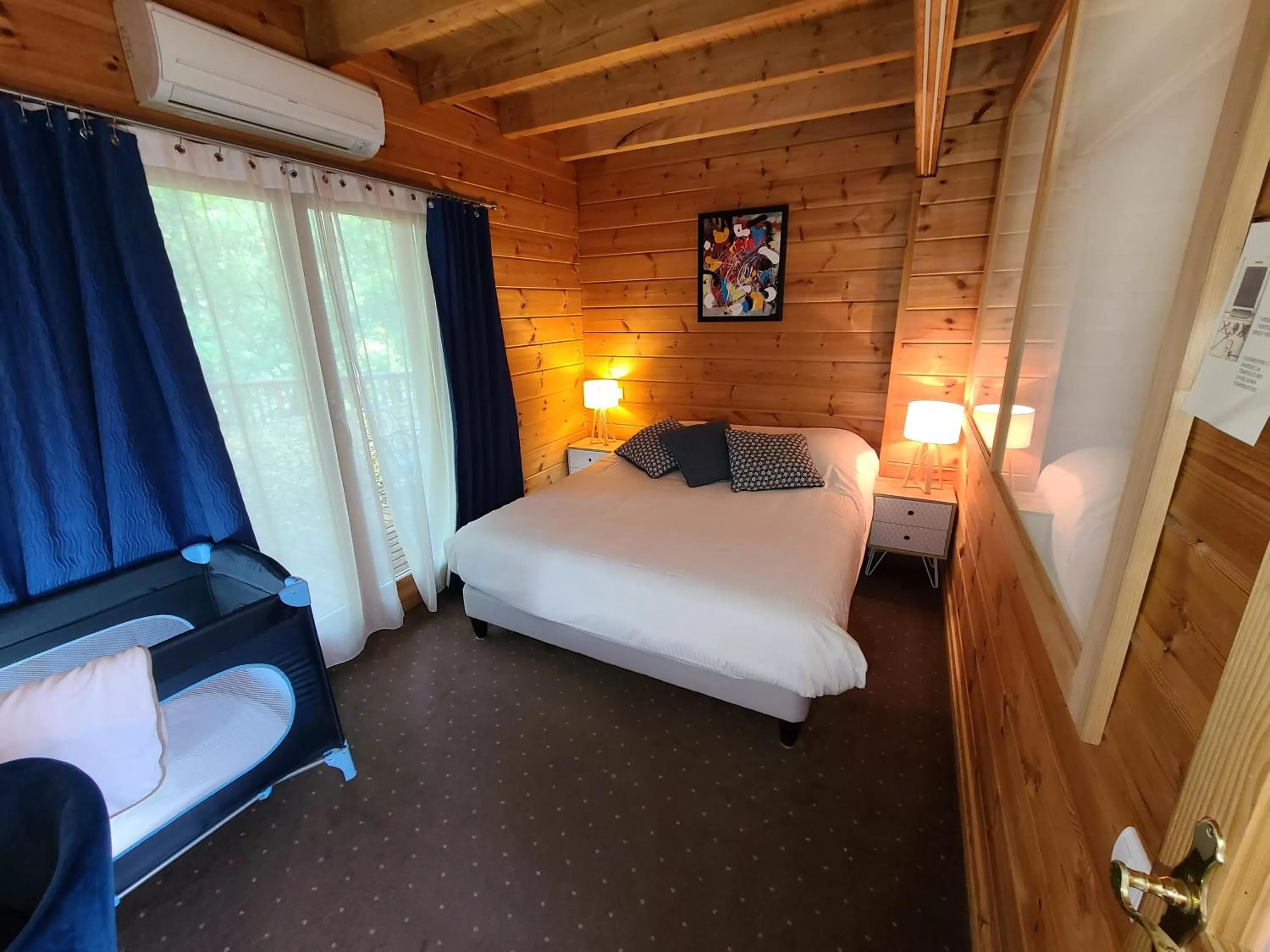 Bedroom, Bed in L'Etable Gourmande