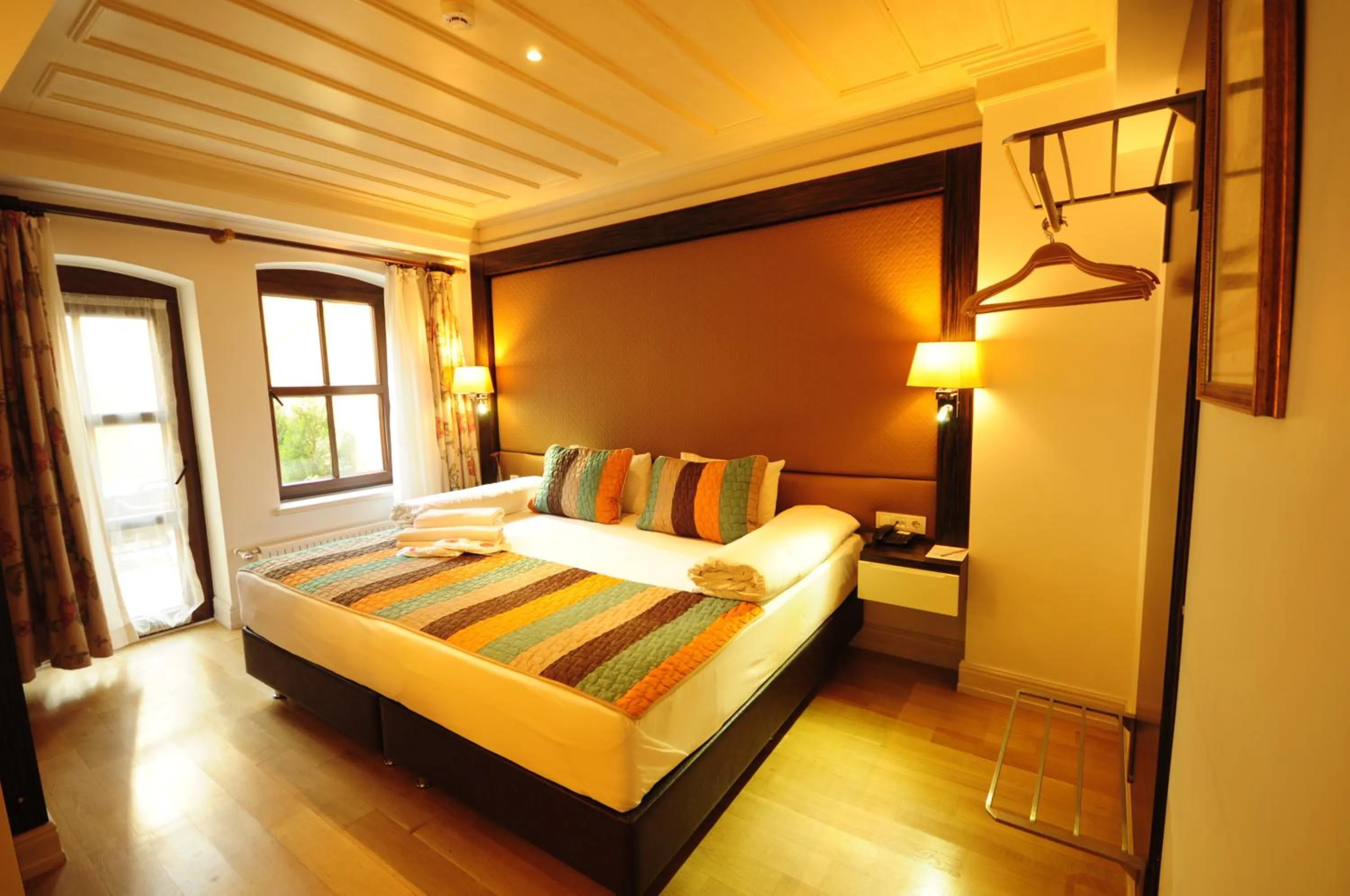 Photo of the whole room, Bed in Ottopera Hotel