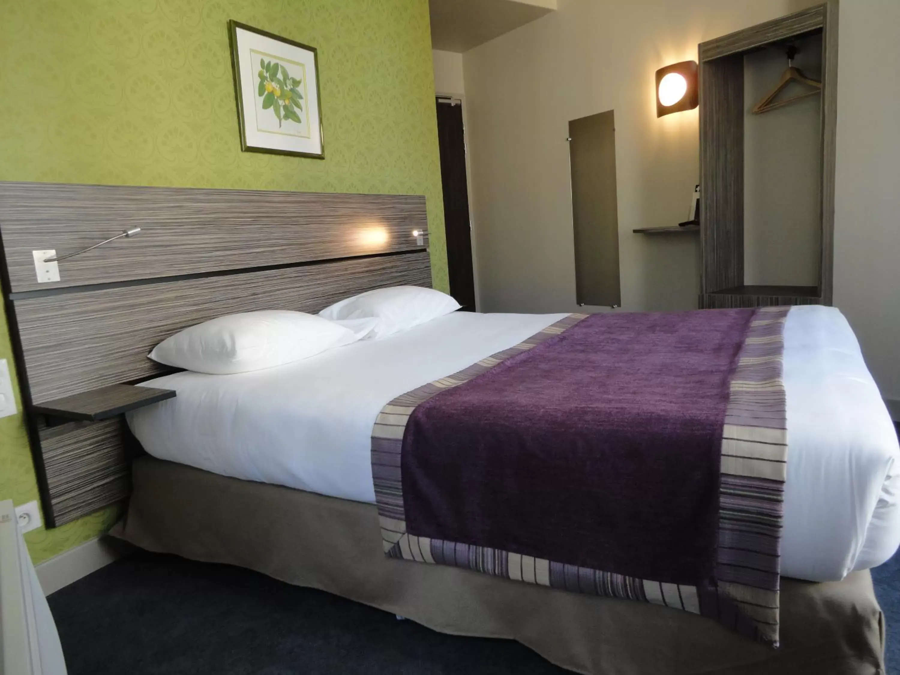 Family Suite (4 People) in Logis Hôtel Le Vert Galant Family Suite (4 People) in Logis Hôtel Le Vert Galant