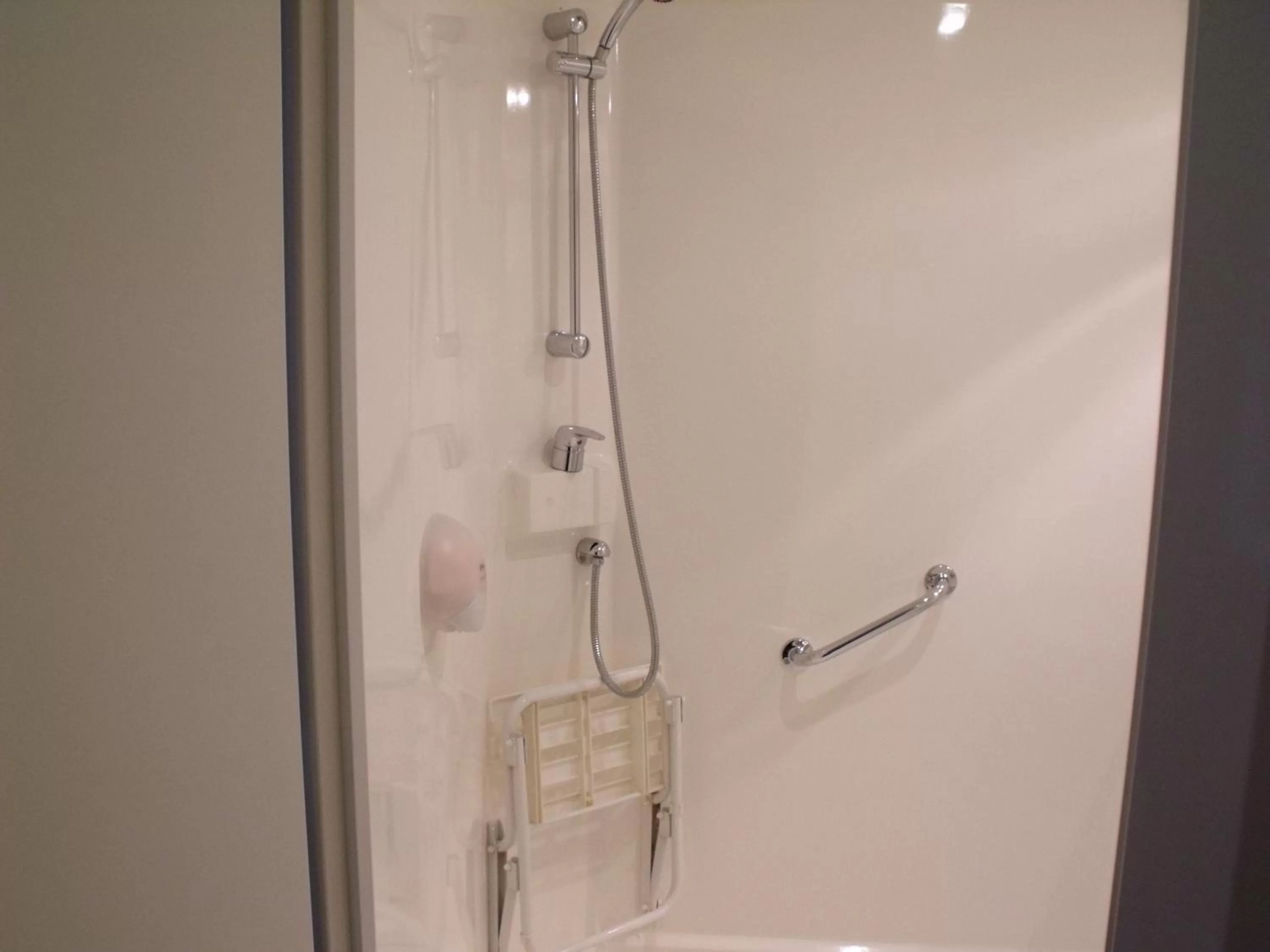 Bathroom in Quick Palace Auxerre