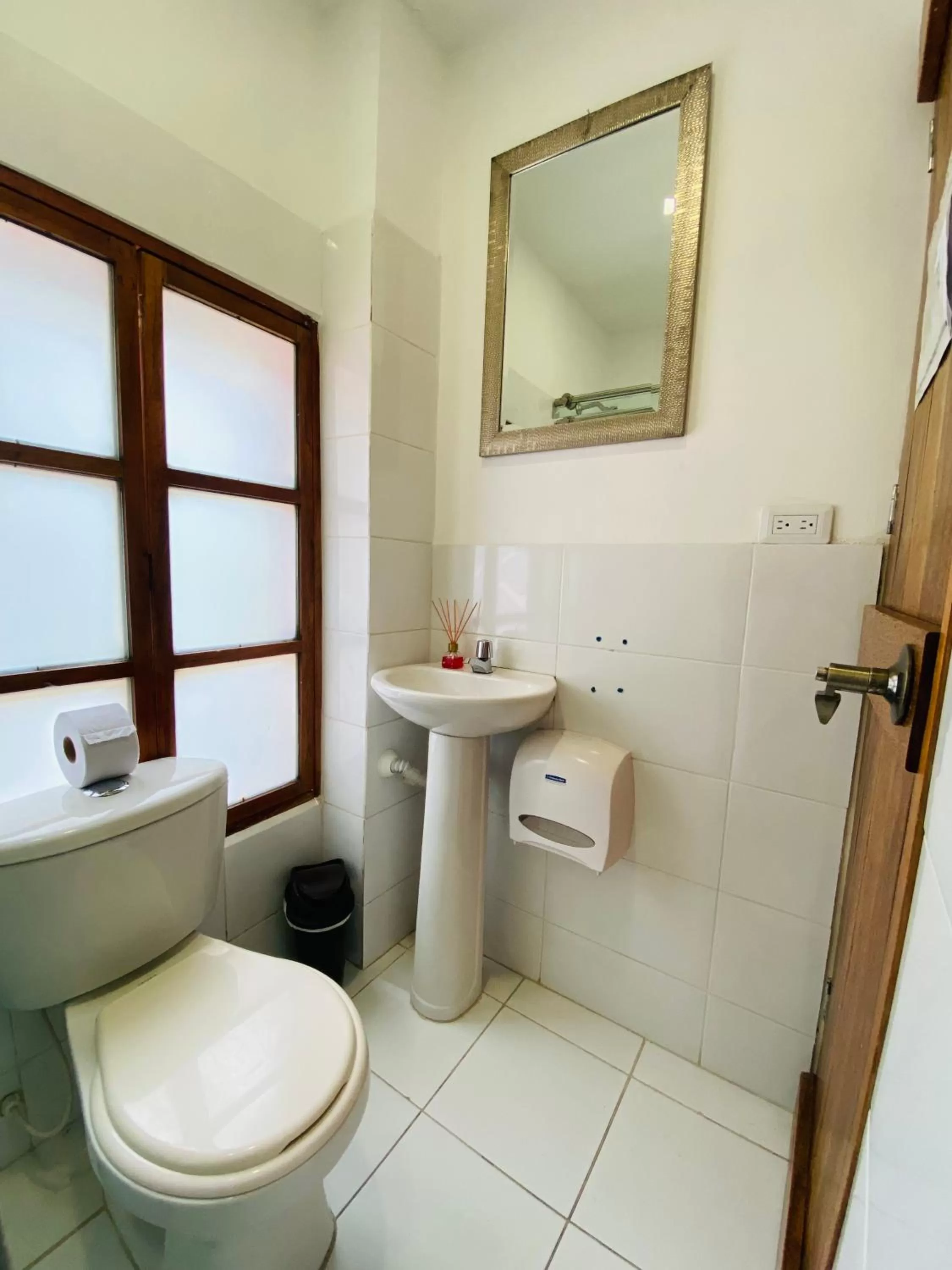 Shower in Hotel Terraza San Antonio