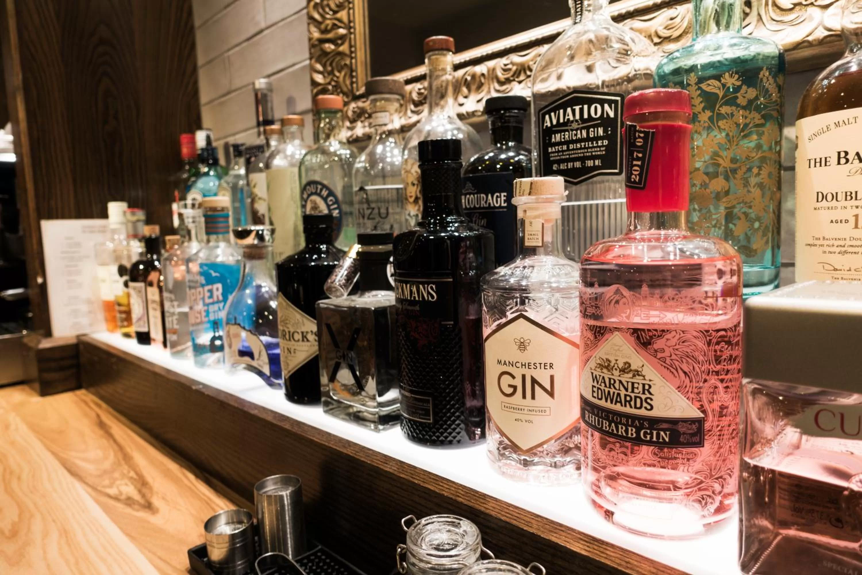 Drinks in The Saracens Head