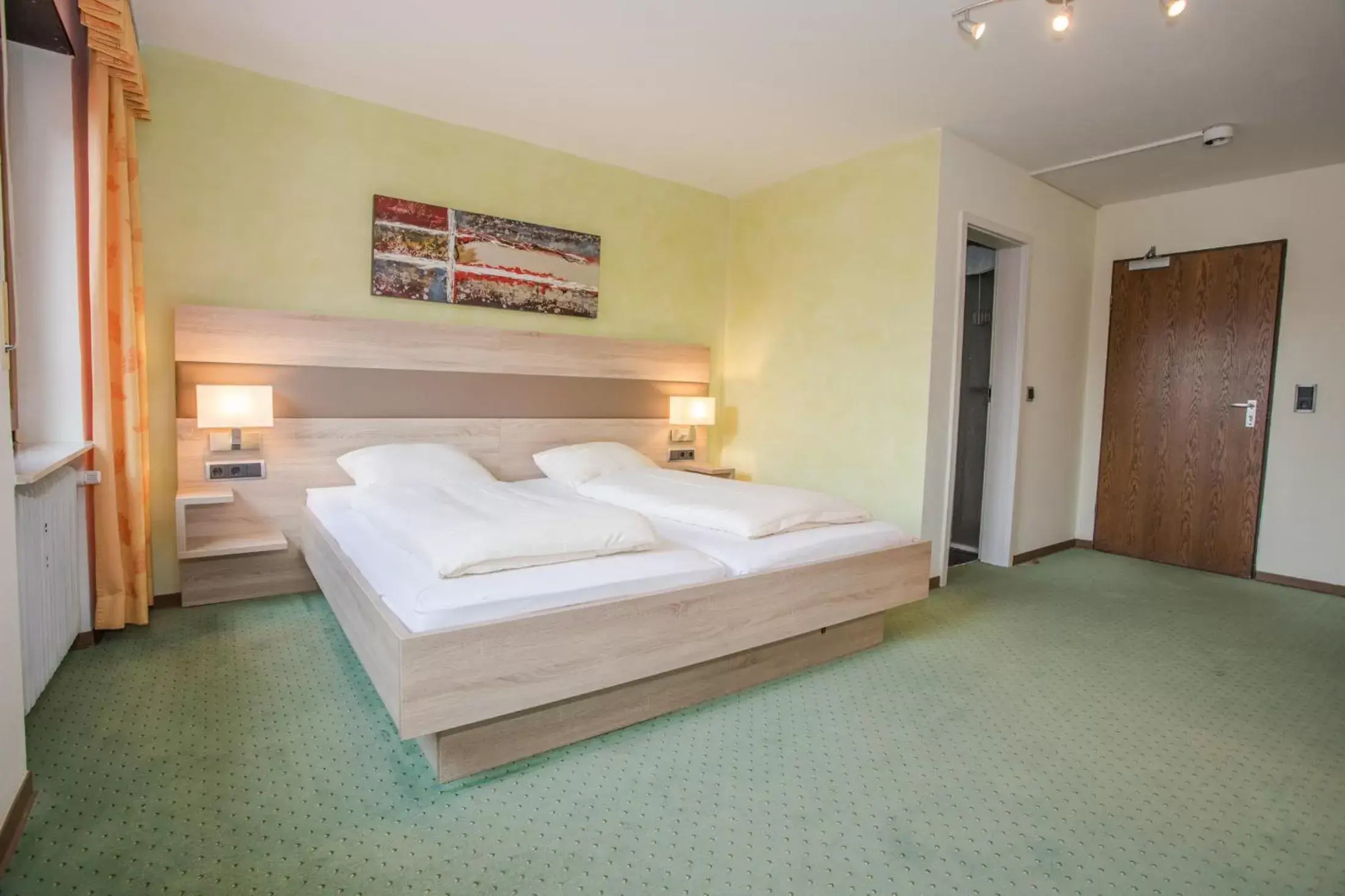 Triple Room in Frühstückshotel Landgasthof Kramer Triple Room in Frühstückshotel Landgasthof Kramer