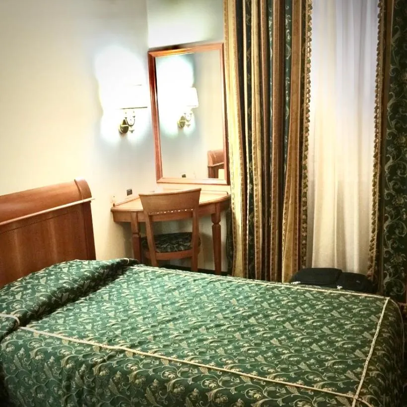 Photo of the whole room, Bed in Hotel Champagne Palace