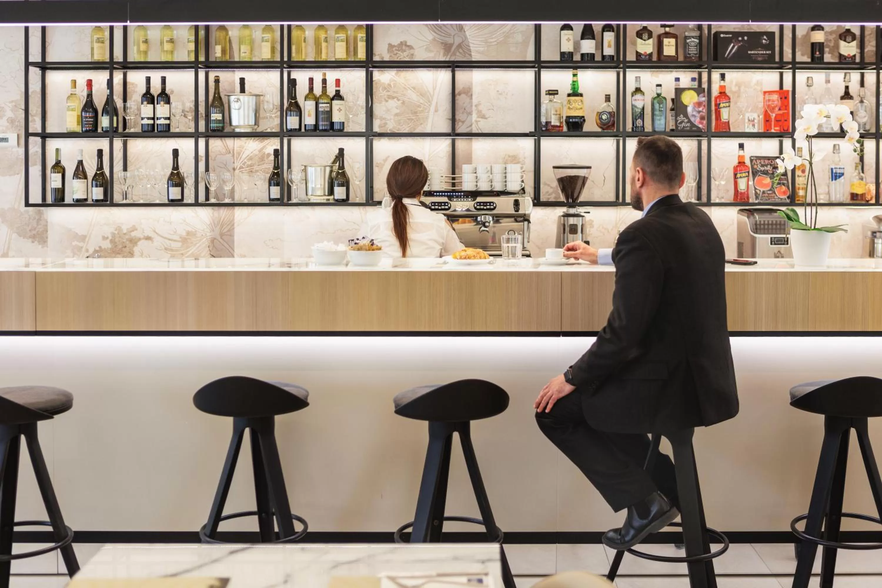 Lounge or bar in JR Hotels Gate 7 Bologna