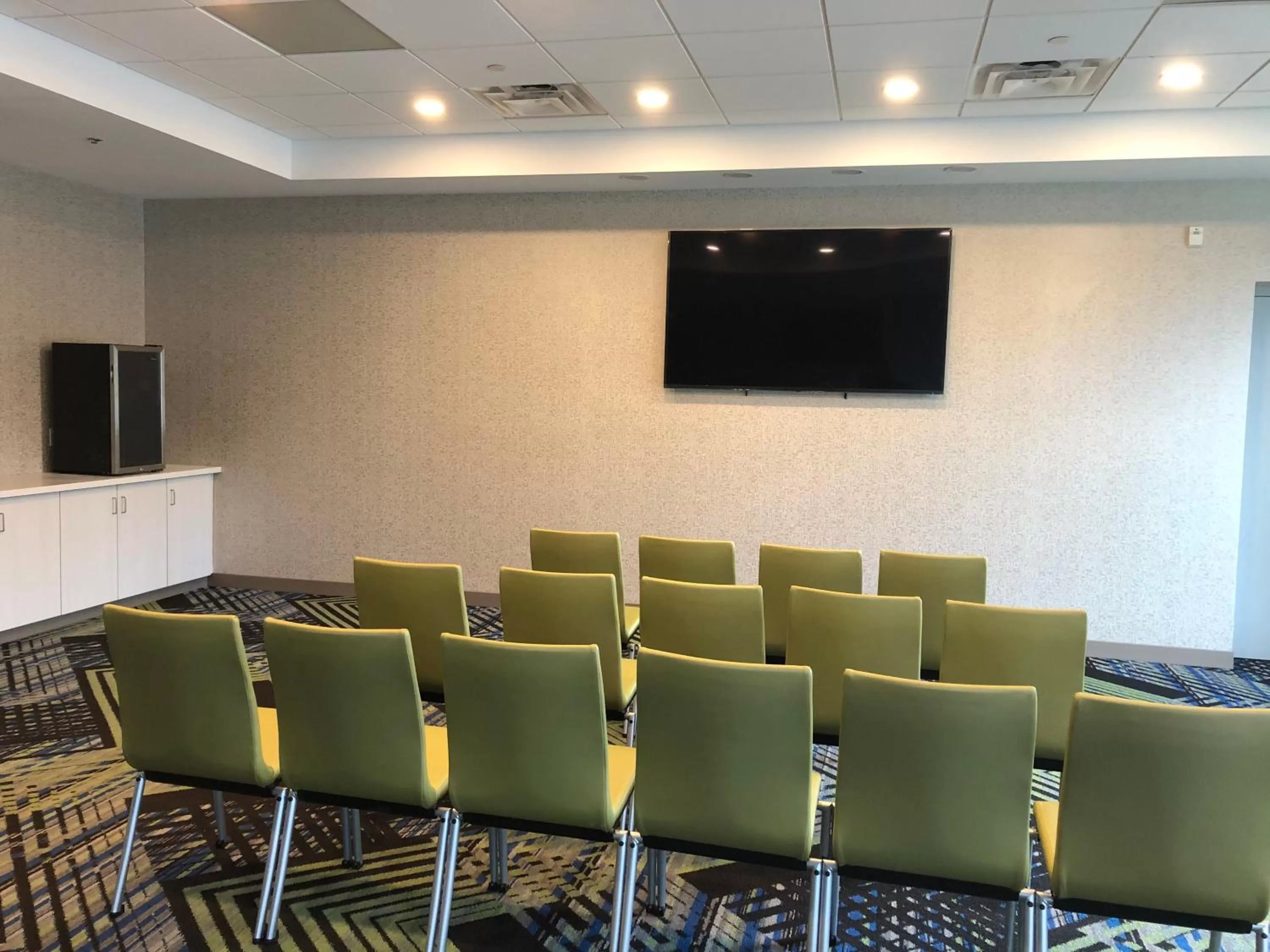 Meeting/conference room in Holiday Inn Express & Suites Halifax Airport by IHG