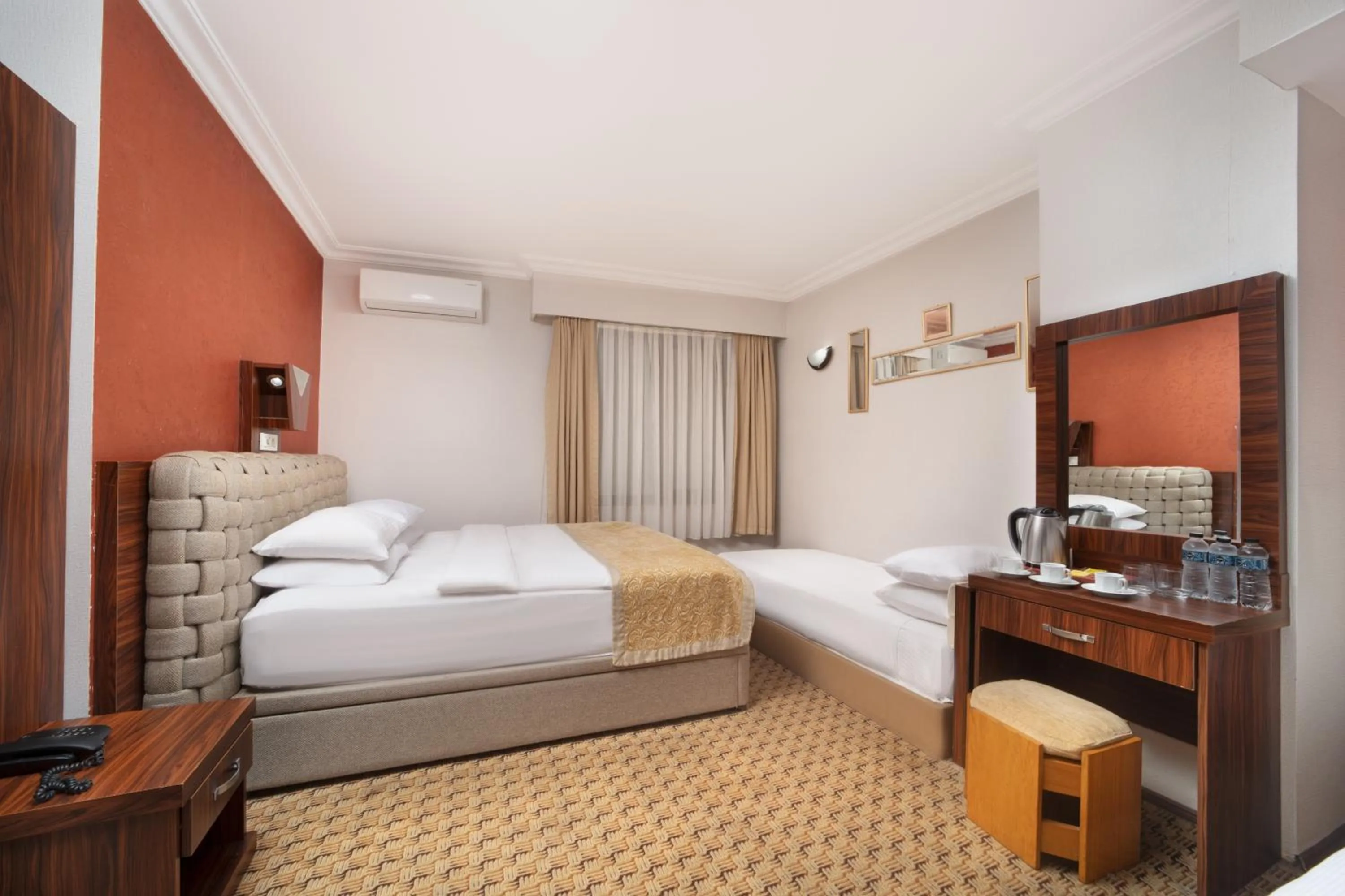 Bed in Elan Hotel Istanbul Pera