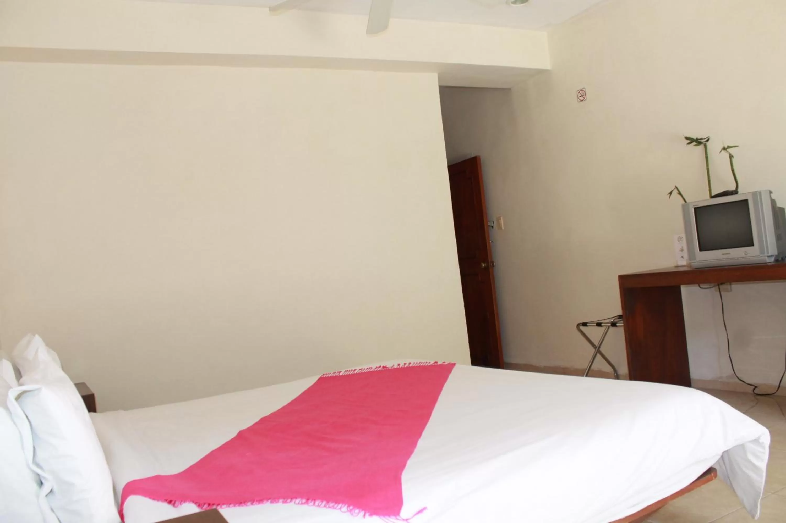 Photo of the whole room, Bed in Hotel Cabanas Maria Del Mar