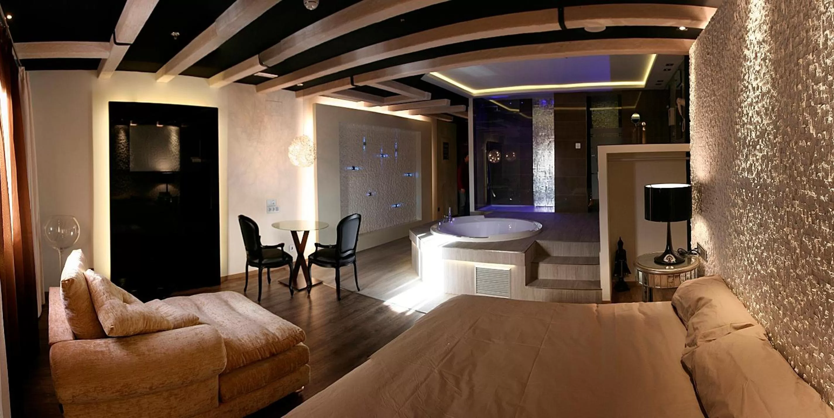 Photo of the whole room, Bed in Kadrit Hotel