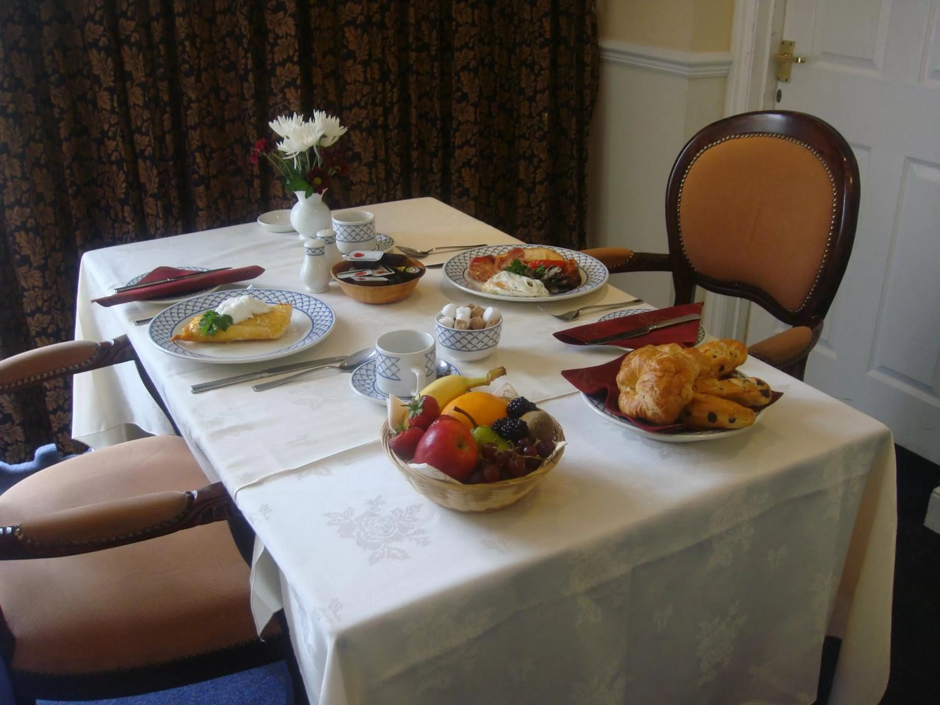 Breakfast in Beggars Reach Hotel