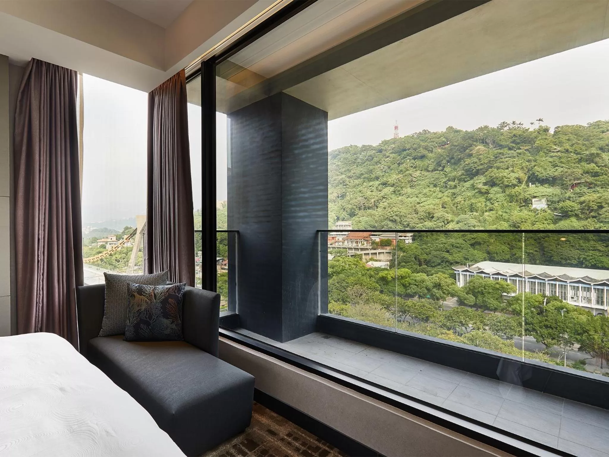 Balcony/Terrace, Bed in The Tango Hotel Taipei Jiantan