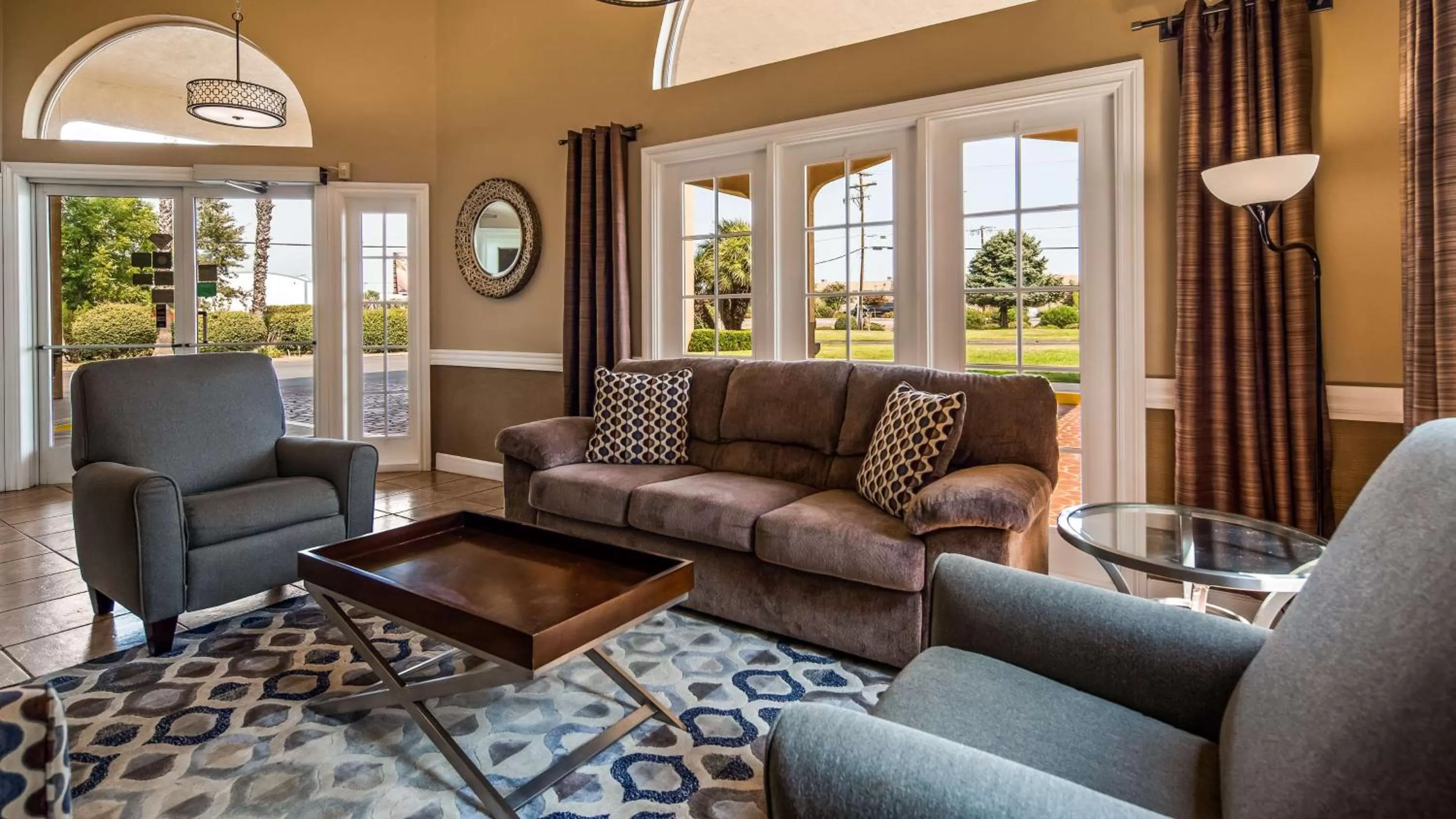 Lobby or reception in Best Western Yuba City Inn