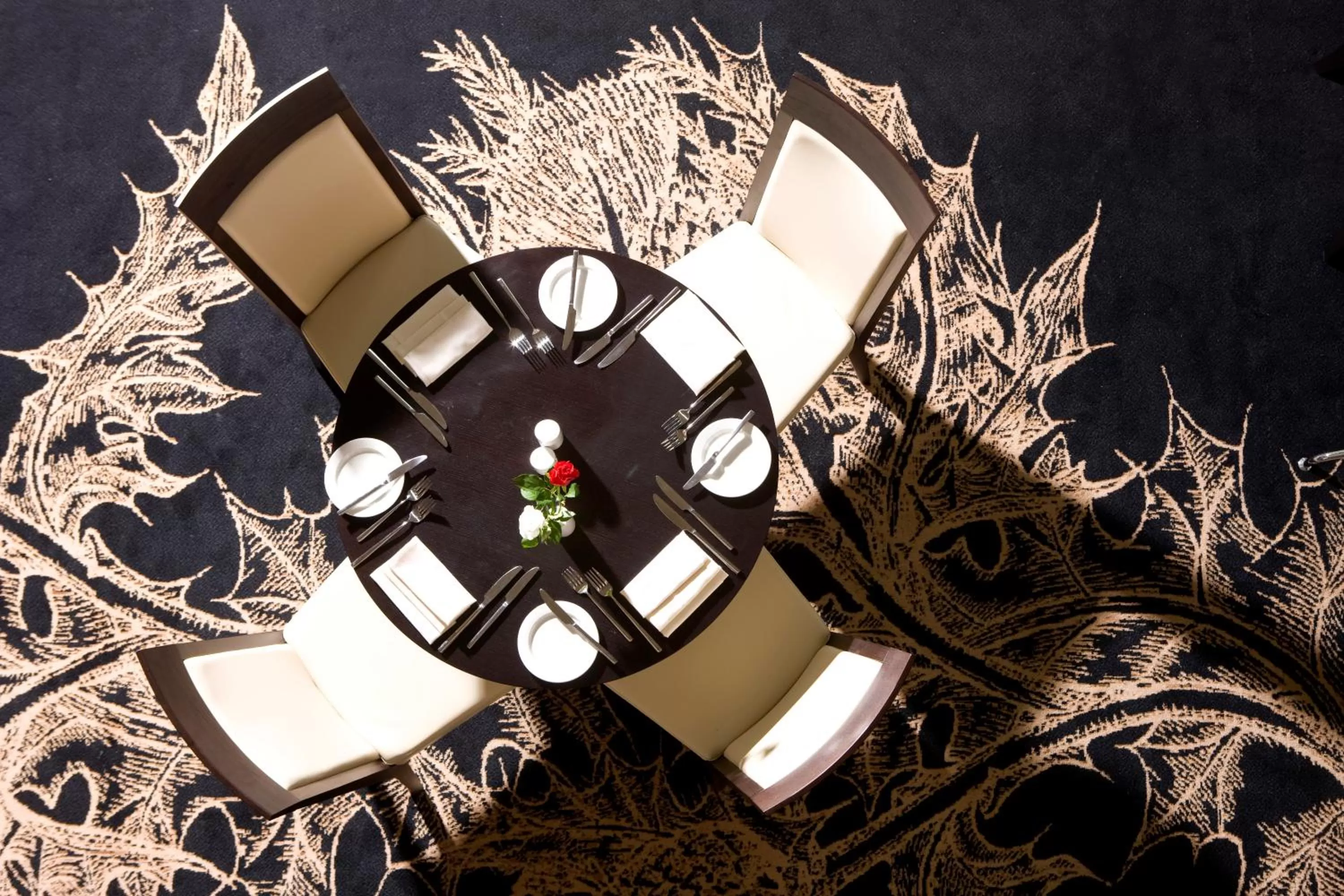 Restaurant/places to eat in Kingsmills Hotel