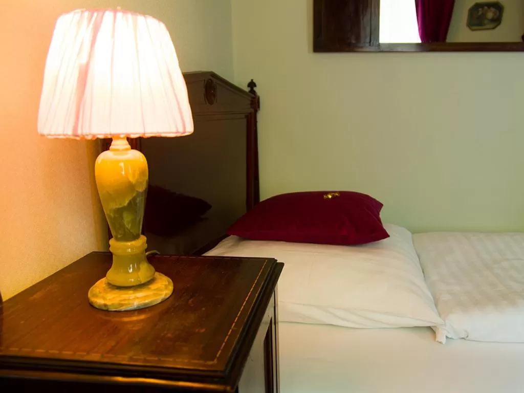 Bed in Hotel Victoria