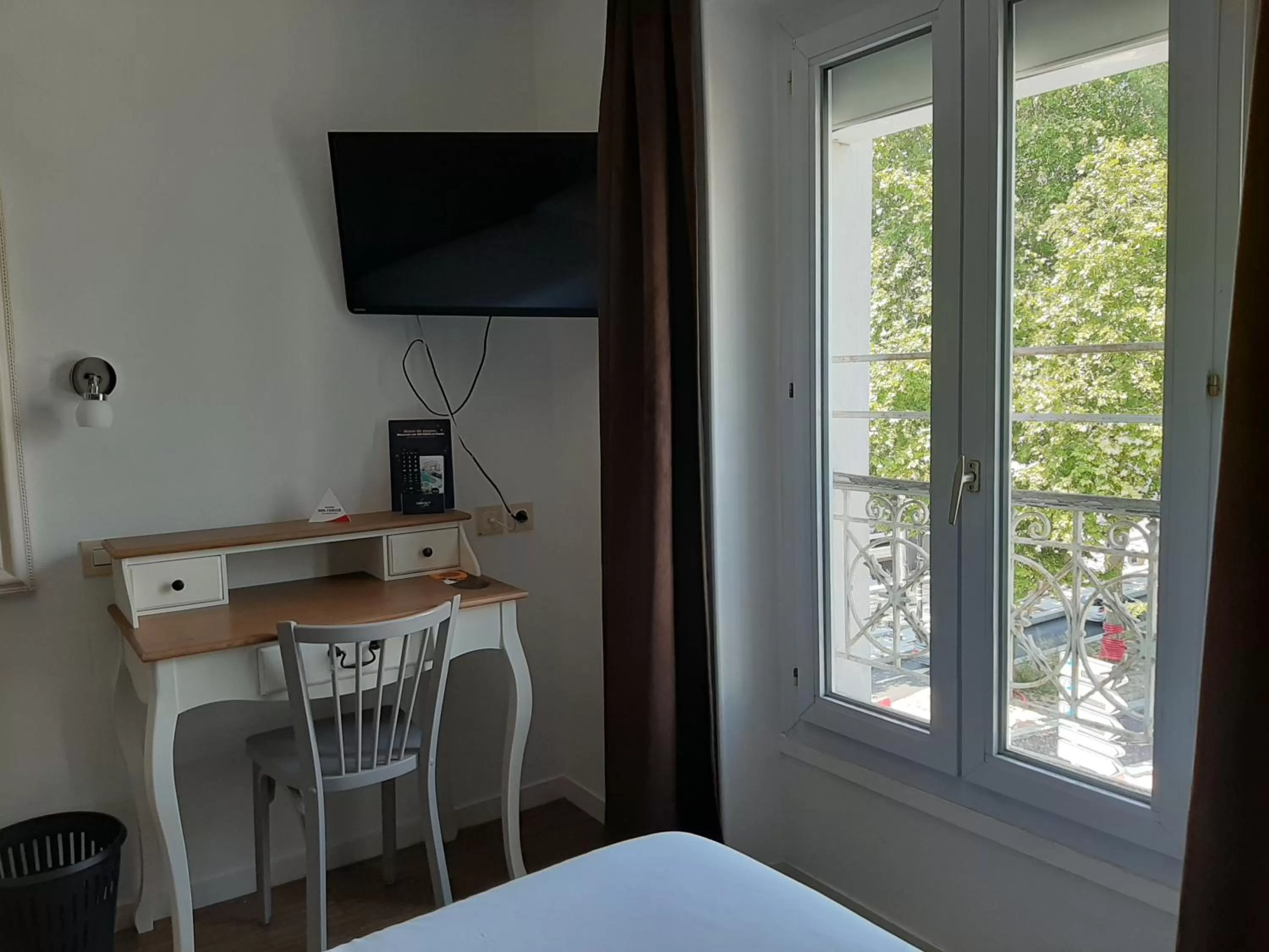 TV and multimedia in Le Royalty