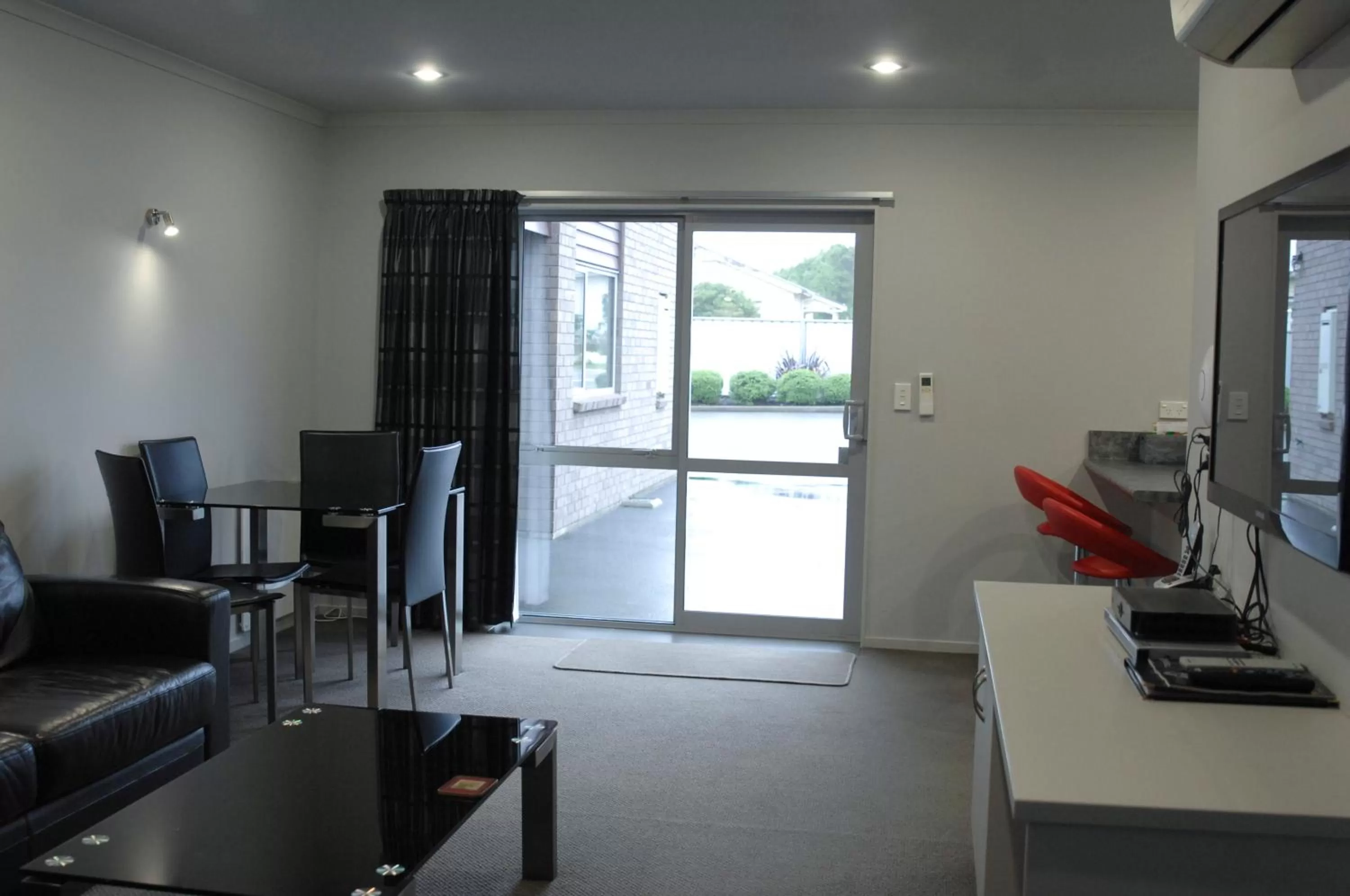 TV/Entertainment Center in 295 on Tay Motel