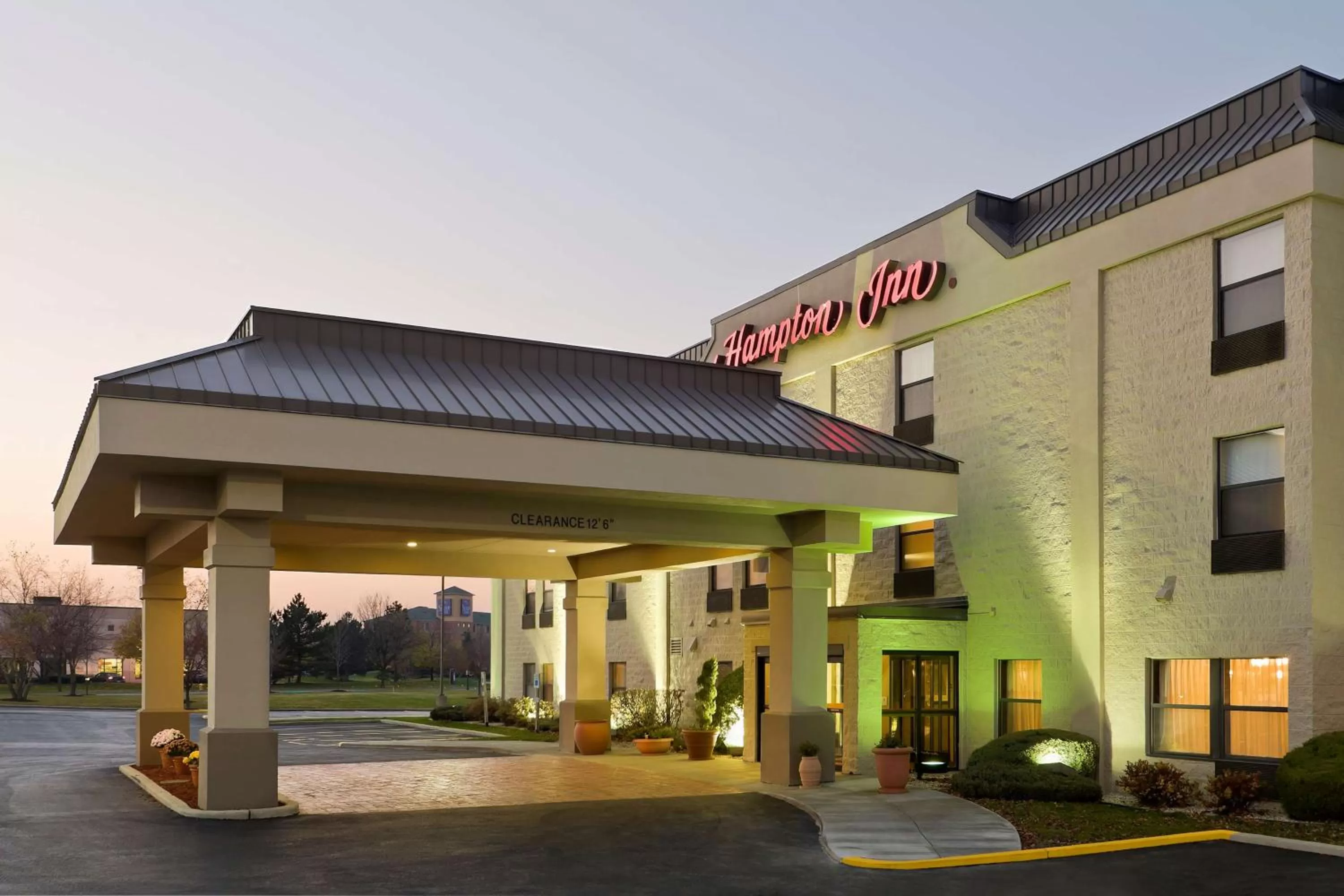 Property building in Hampton Inn Chicago-Tinley Park