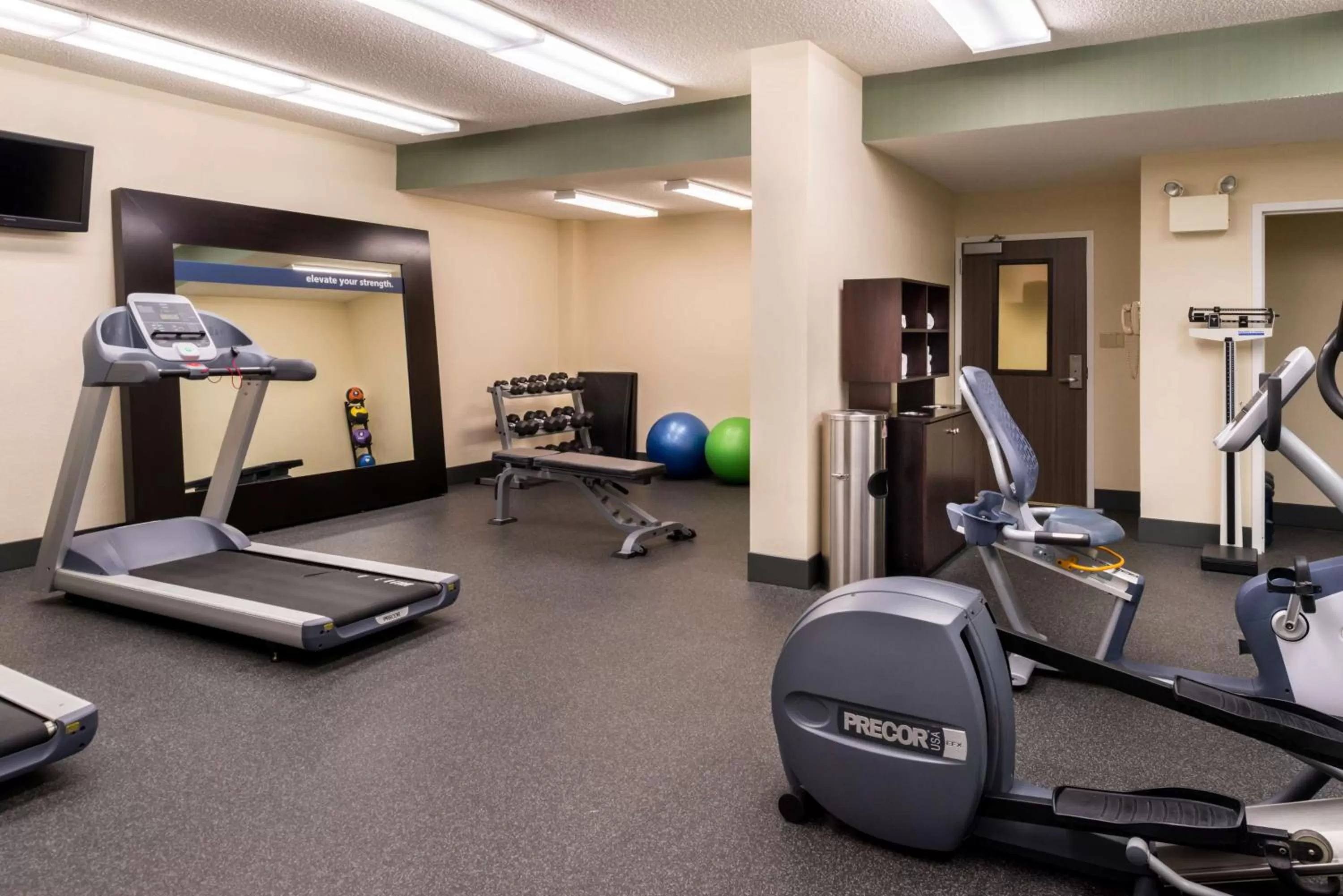 Fitness centre/facilities in Hampton Inn & Suites Orlando-East UCF
