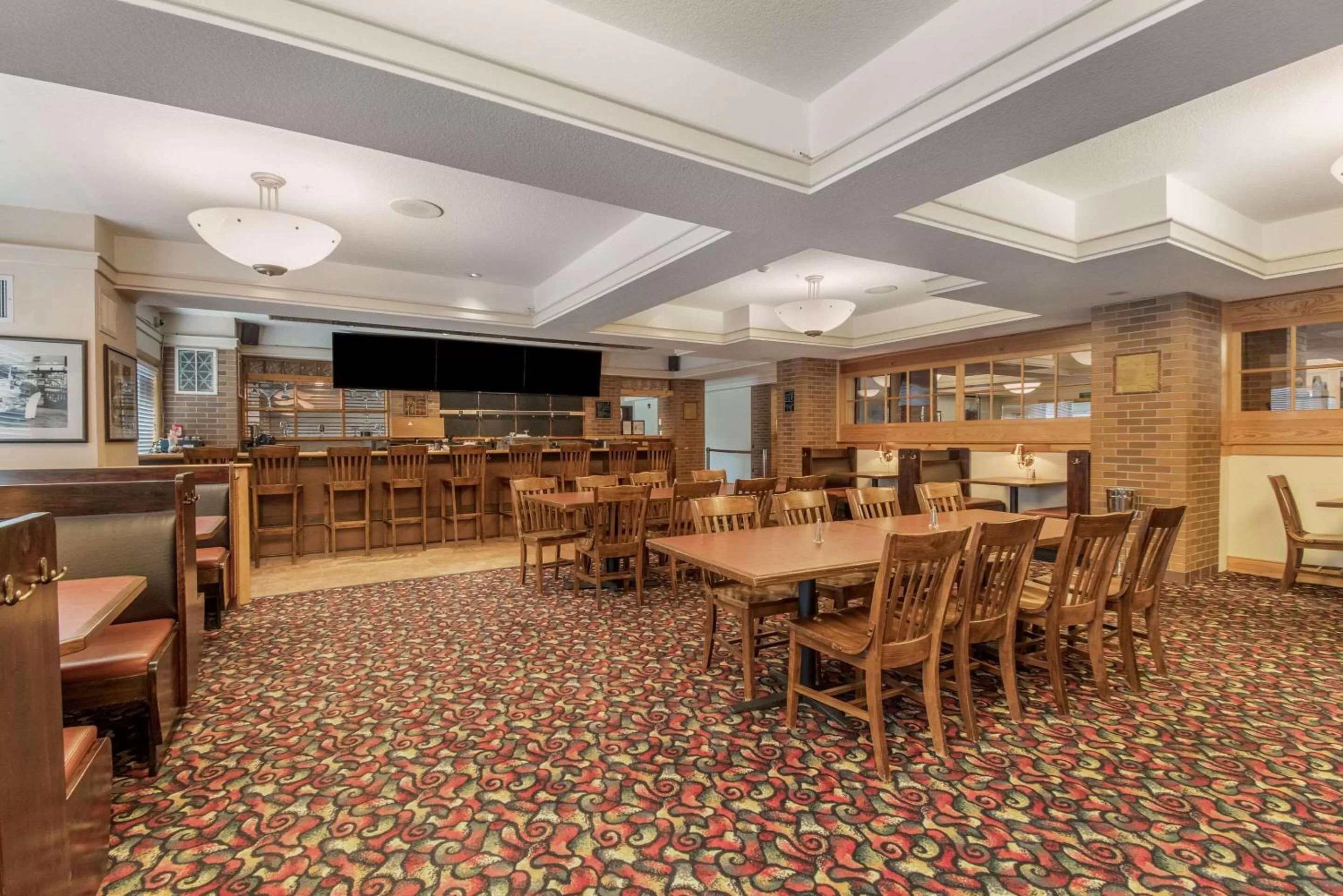 Restaurant/places to eat in Quality Inn