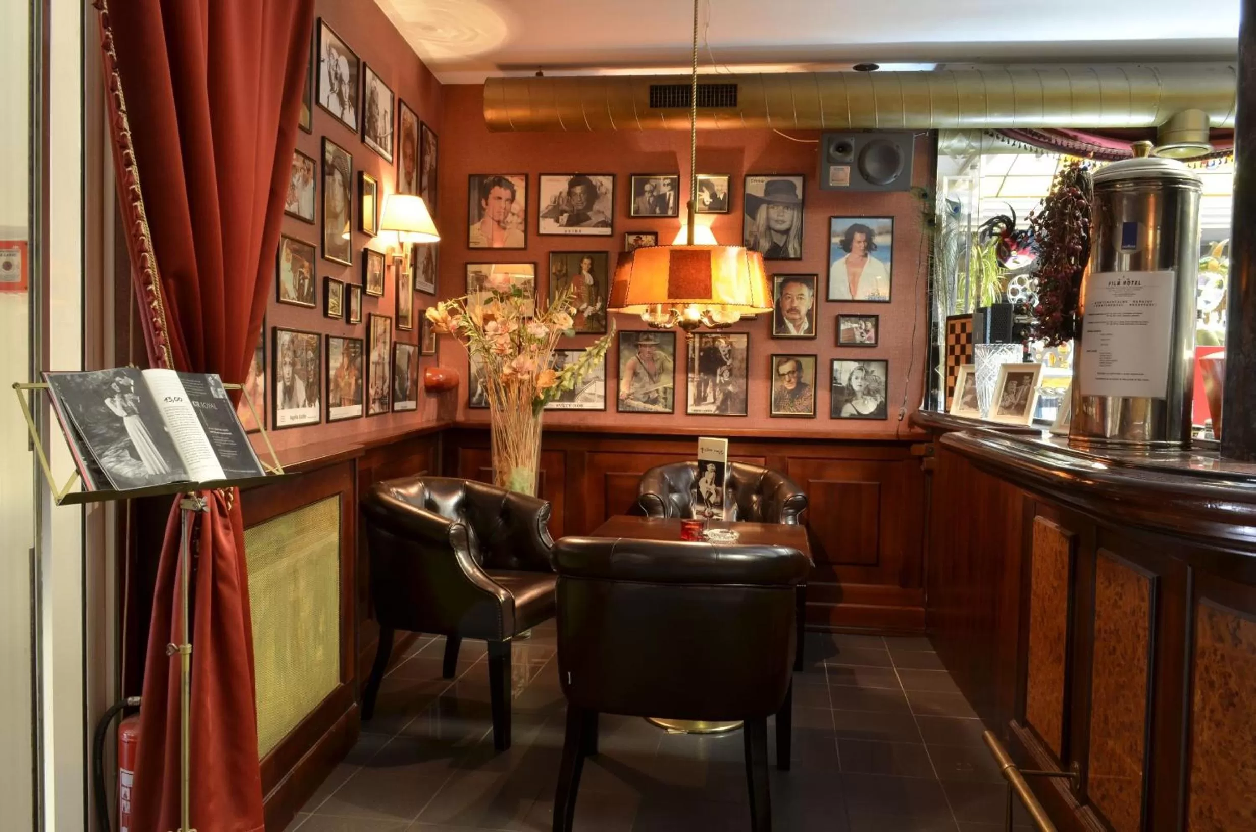 Lounge or bar, Restaurant/Places to Eat in Film Hotel