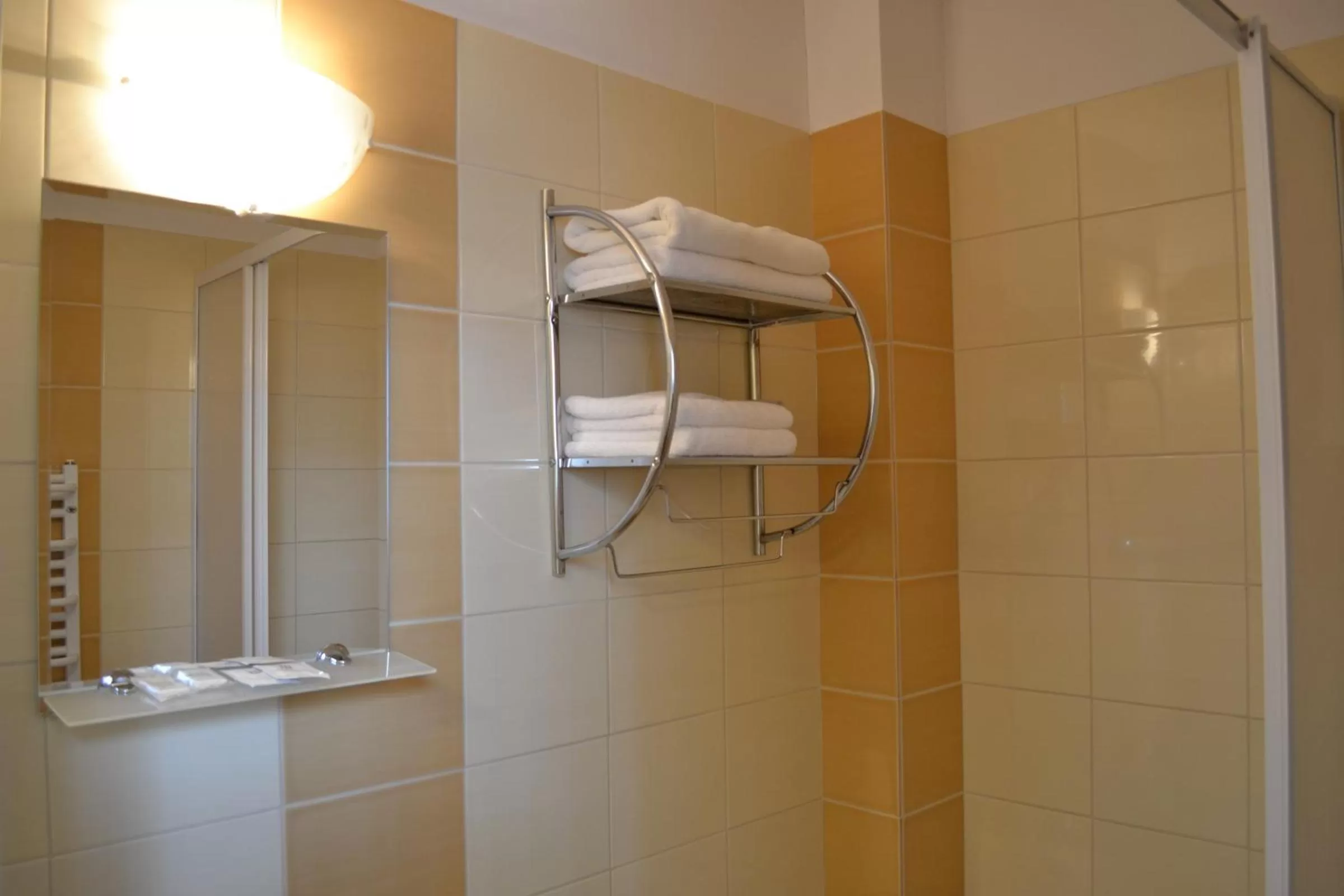 Bathroom in Noclegi Sezam