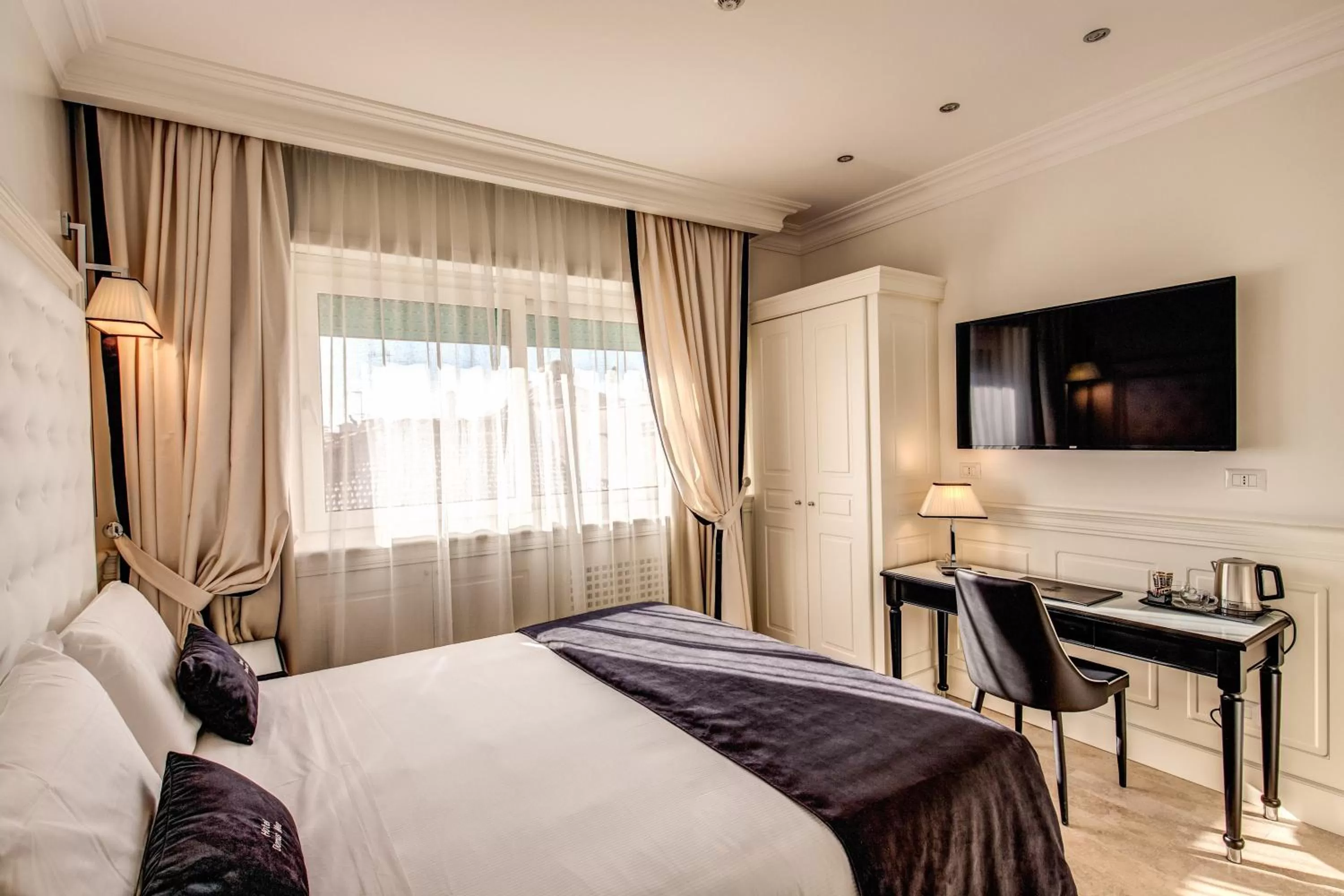 Photo of the whole room, Bed in Hotel Domus Mea