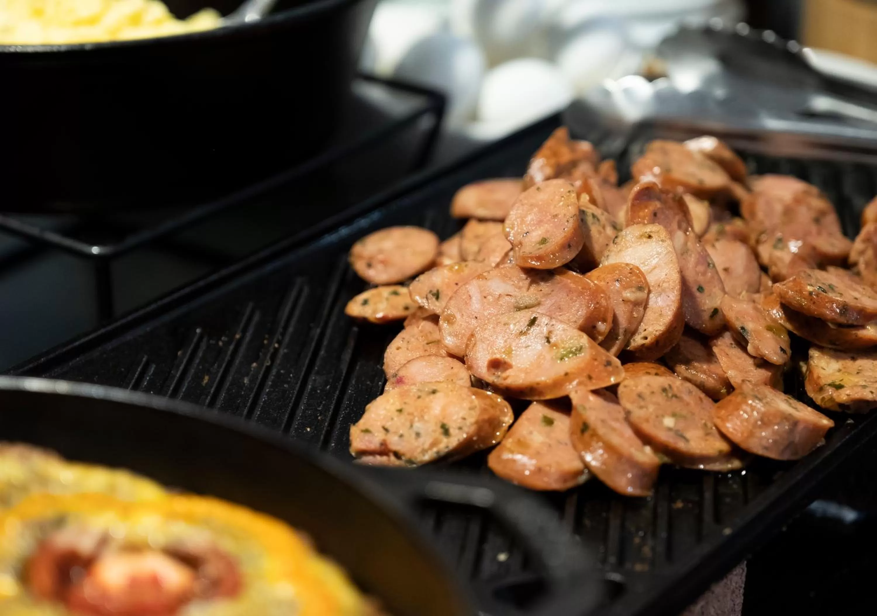 Food and drinks in Hounds Tooth Inn