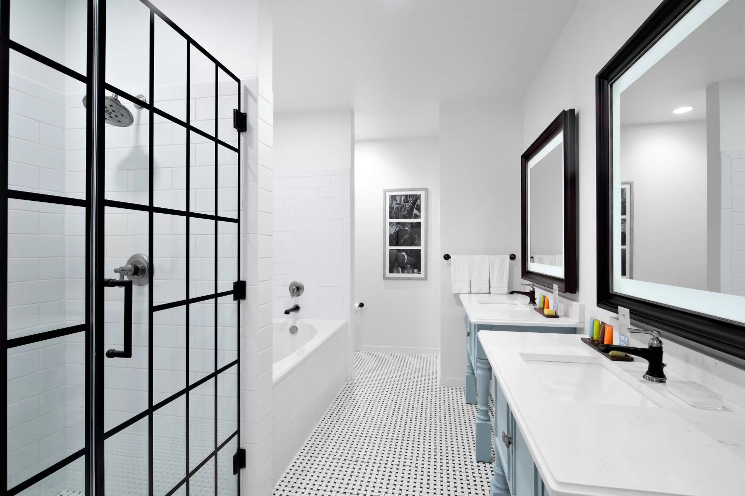 Shower in Beaufort Hotel