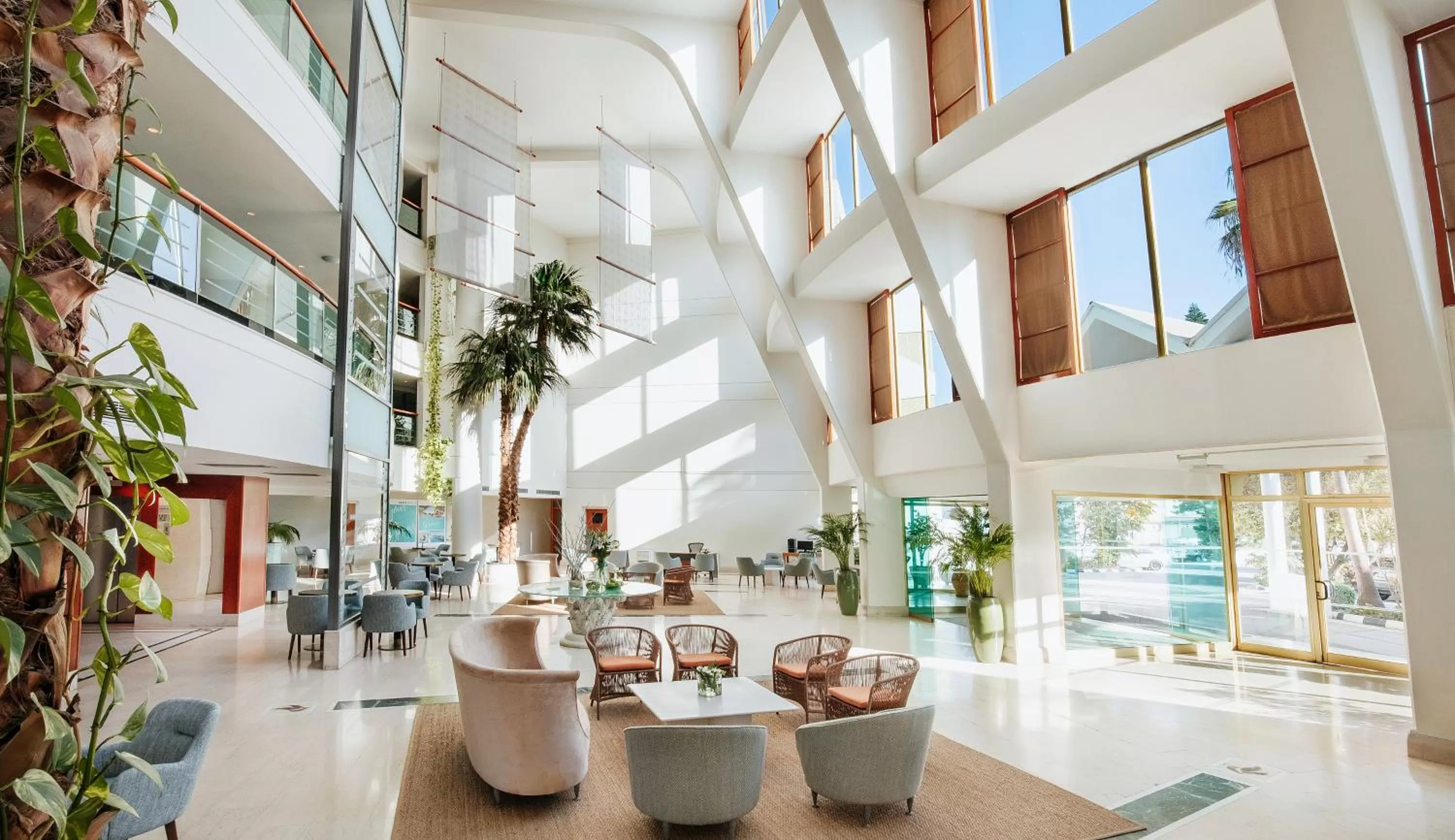 Lounge or bar in Louis Imperial Beach