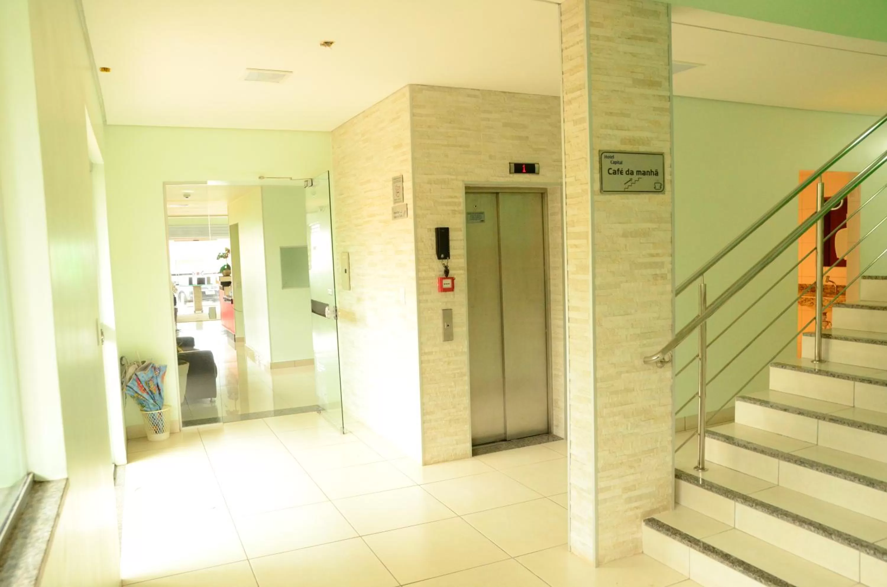 Area and facilities in Hotel Capital