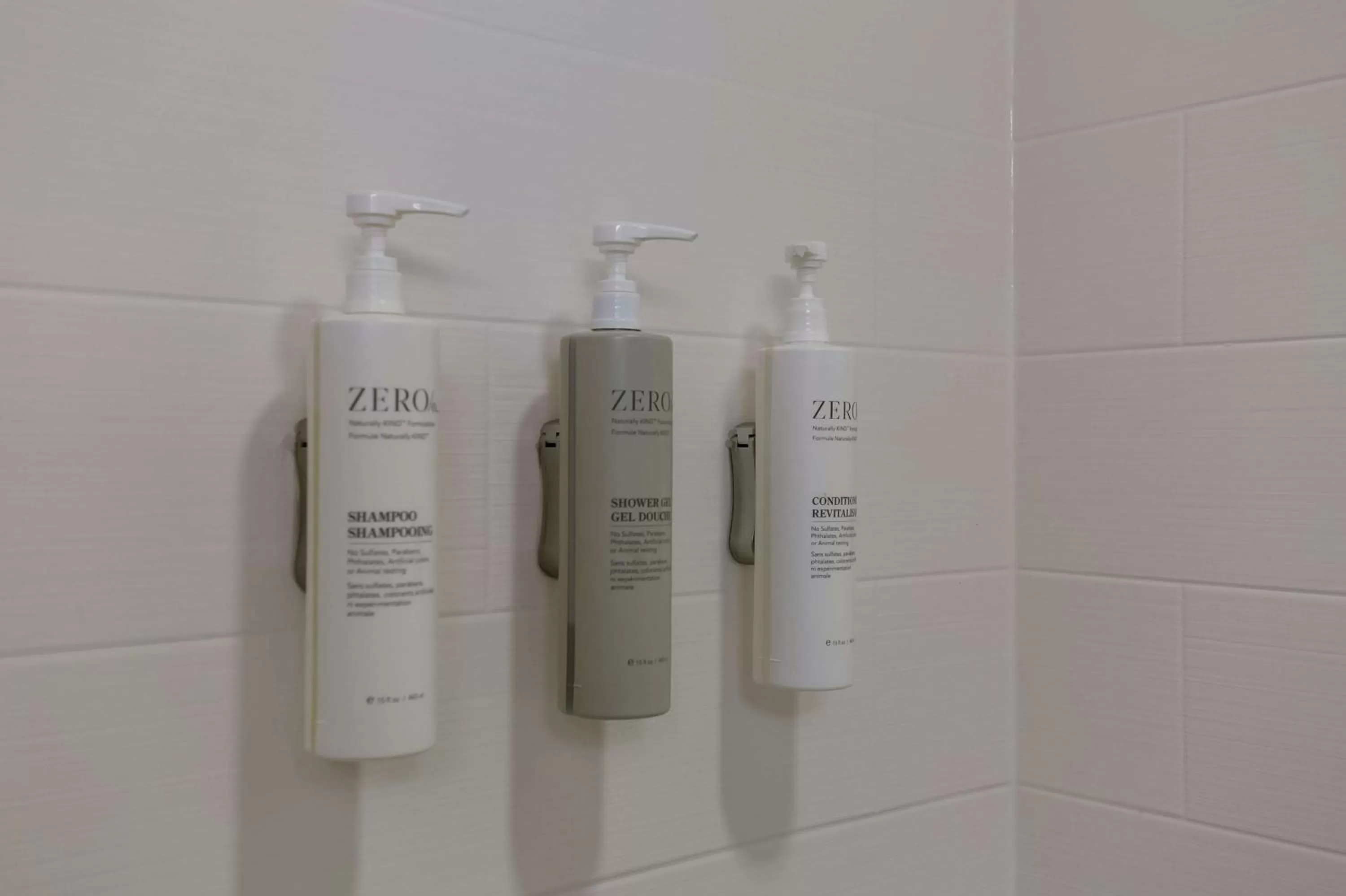 King Bed with Bath Tub - Disability Access/Non-Smoking in Hampton Inn & Suites Wilmington Christiana