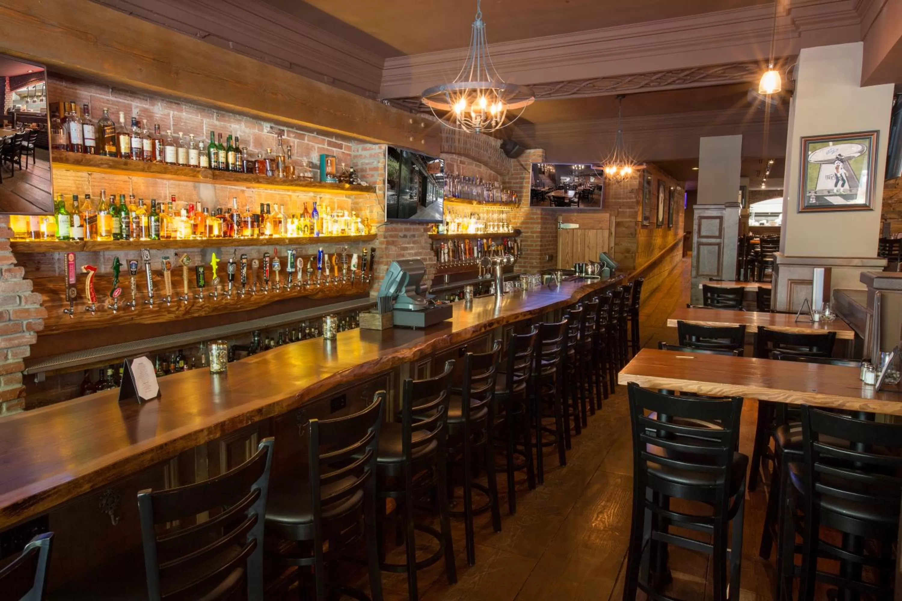 Lounge or bar in Executive Hotel Pacific