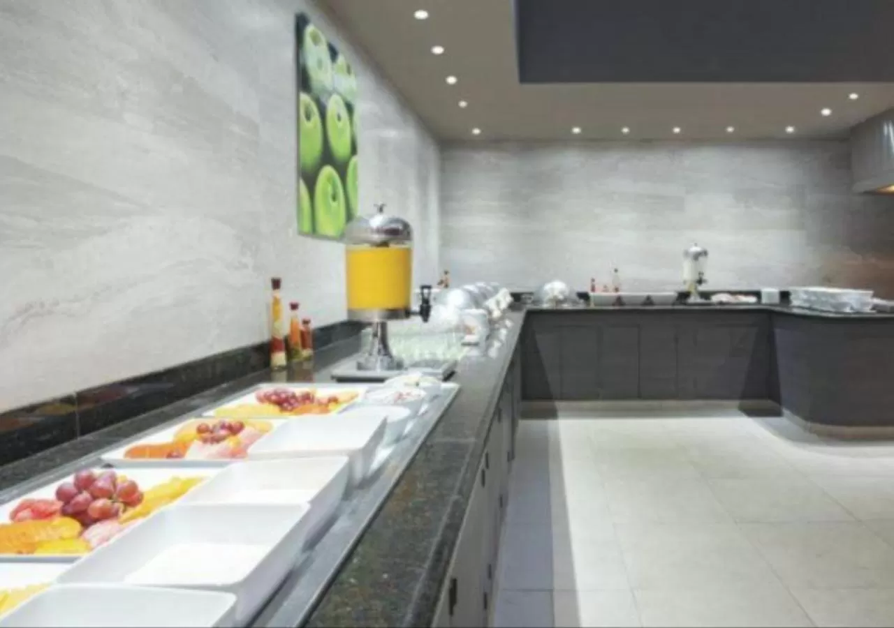 Restaurant/places to eat in CHN Hotel Monterrey Centro, Trademark Collection by Wyndham