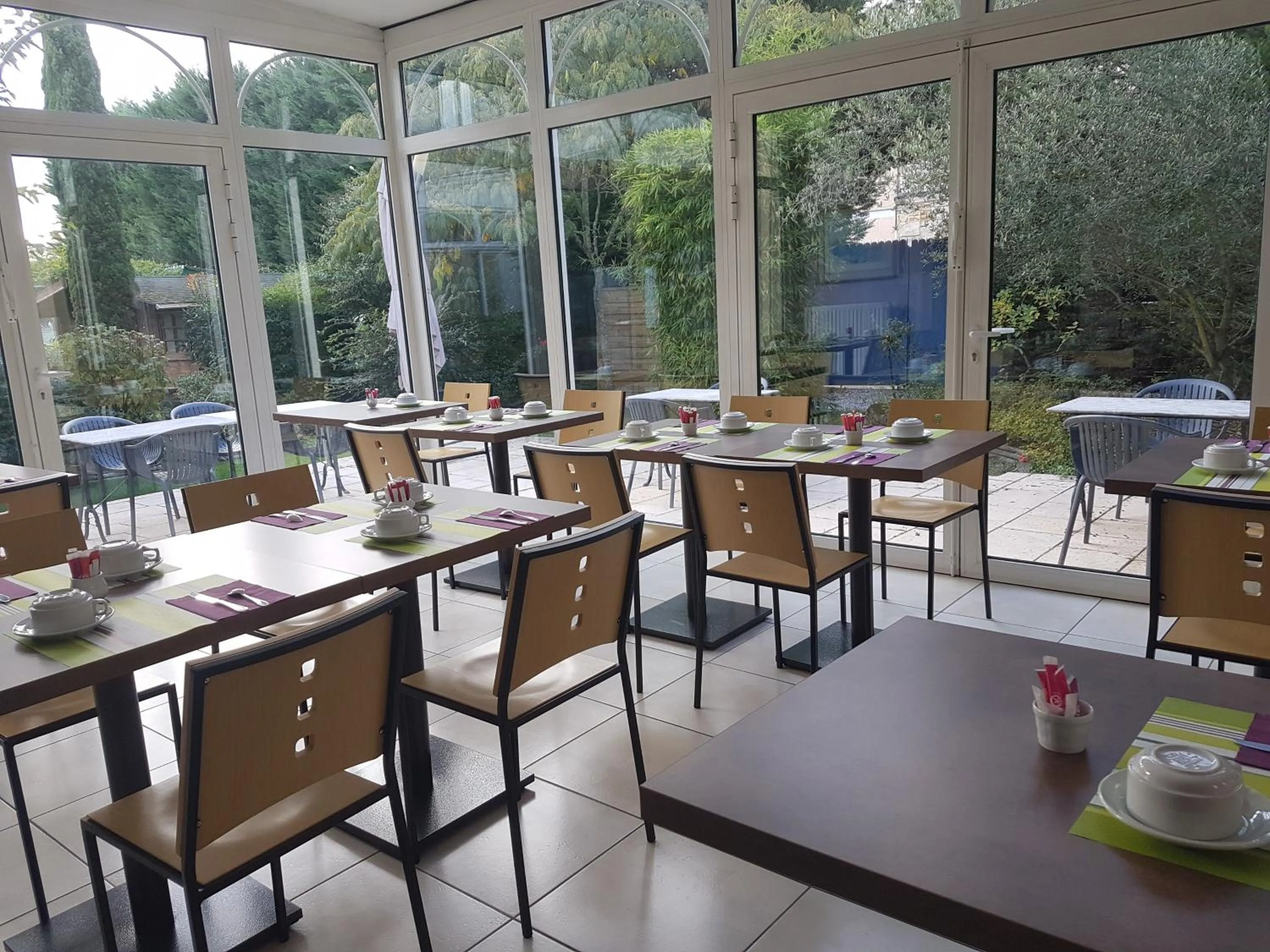 Area and facilities in Hotel Henri IV