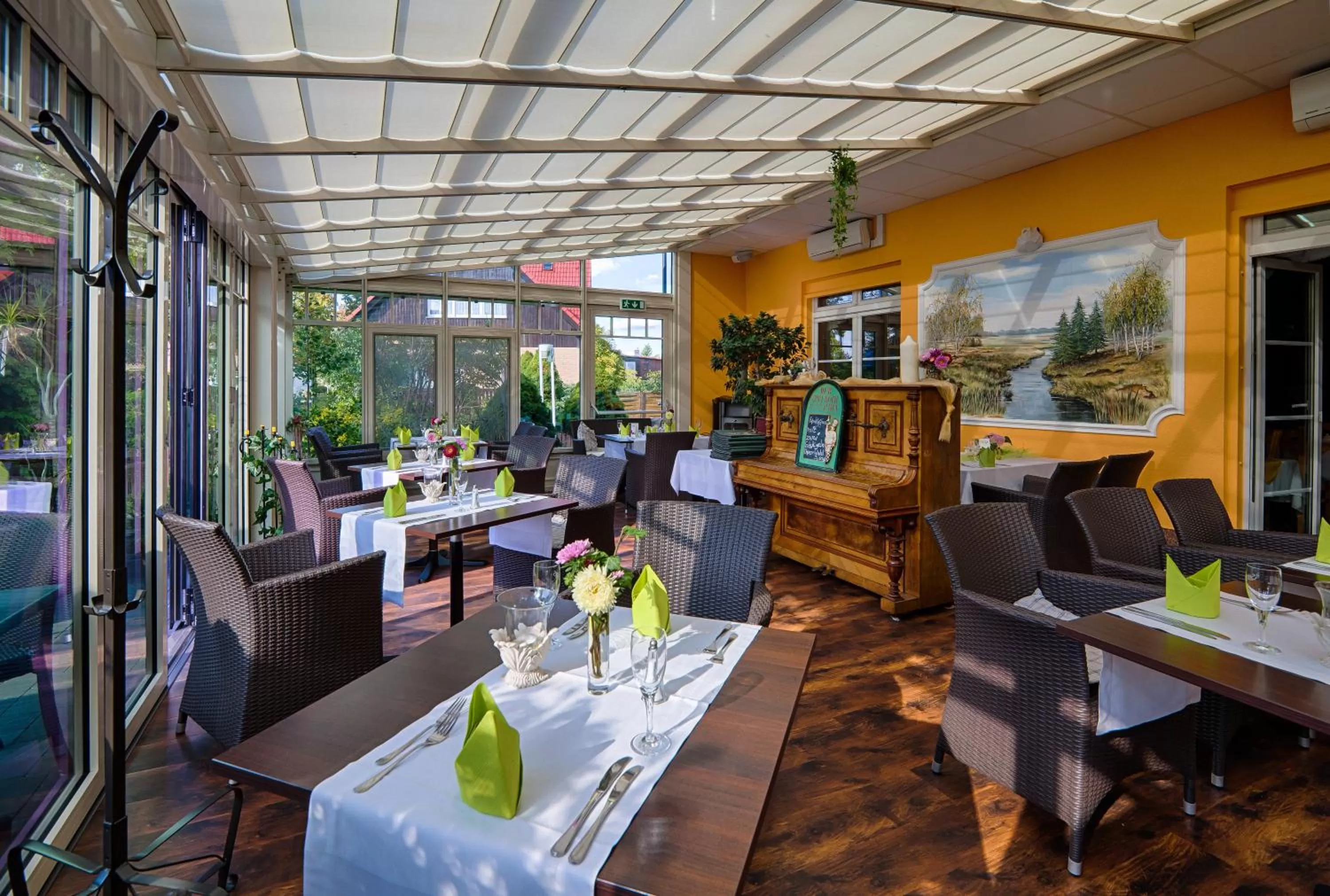 Restaurant/places to eat in Flair Hotel Reuner