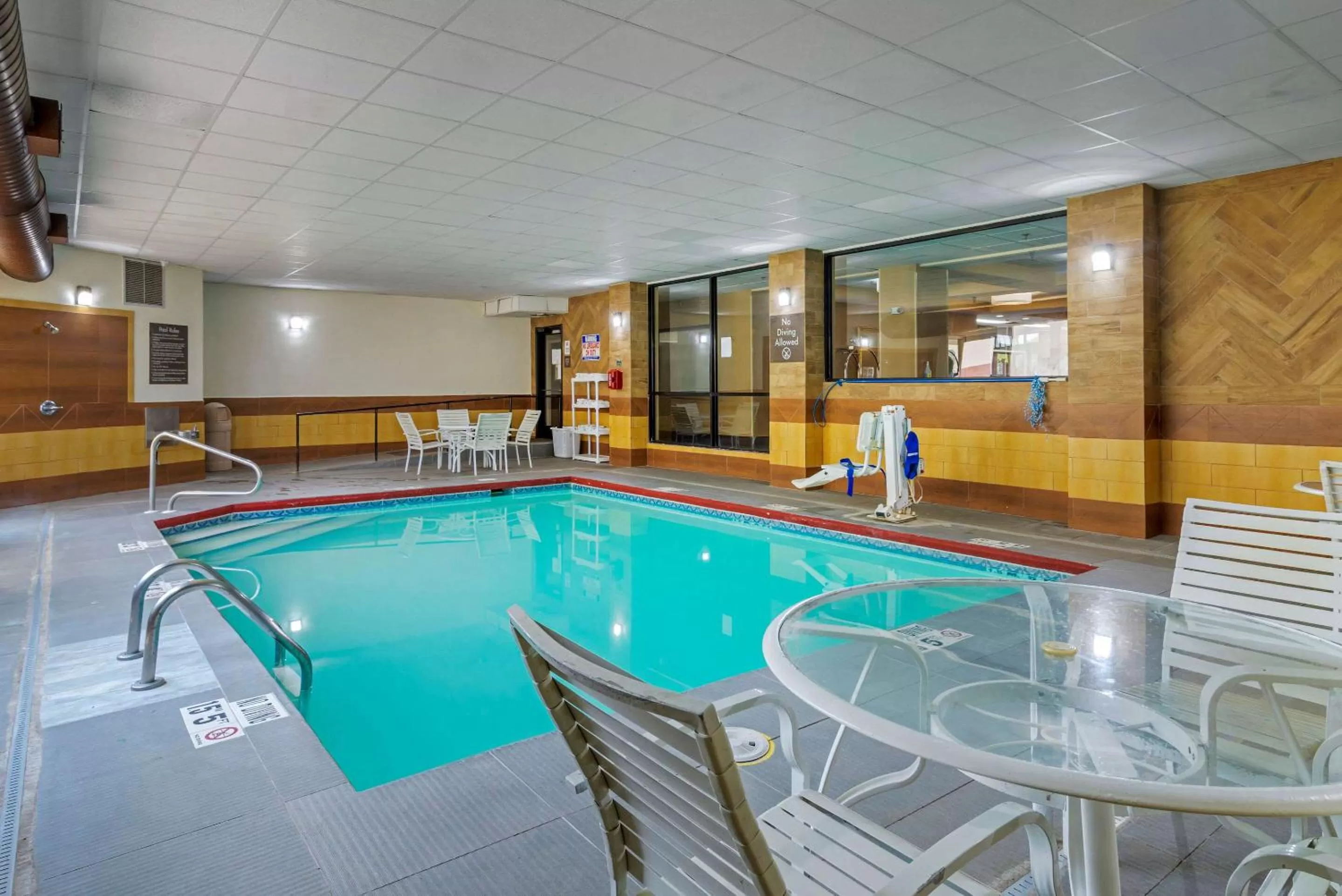 Swimming pool in Comfort Inn Columbus near Fort Benning