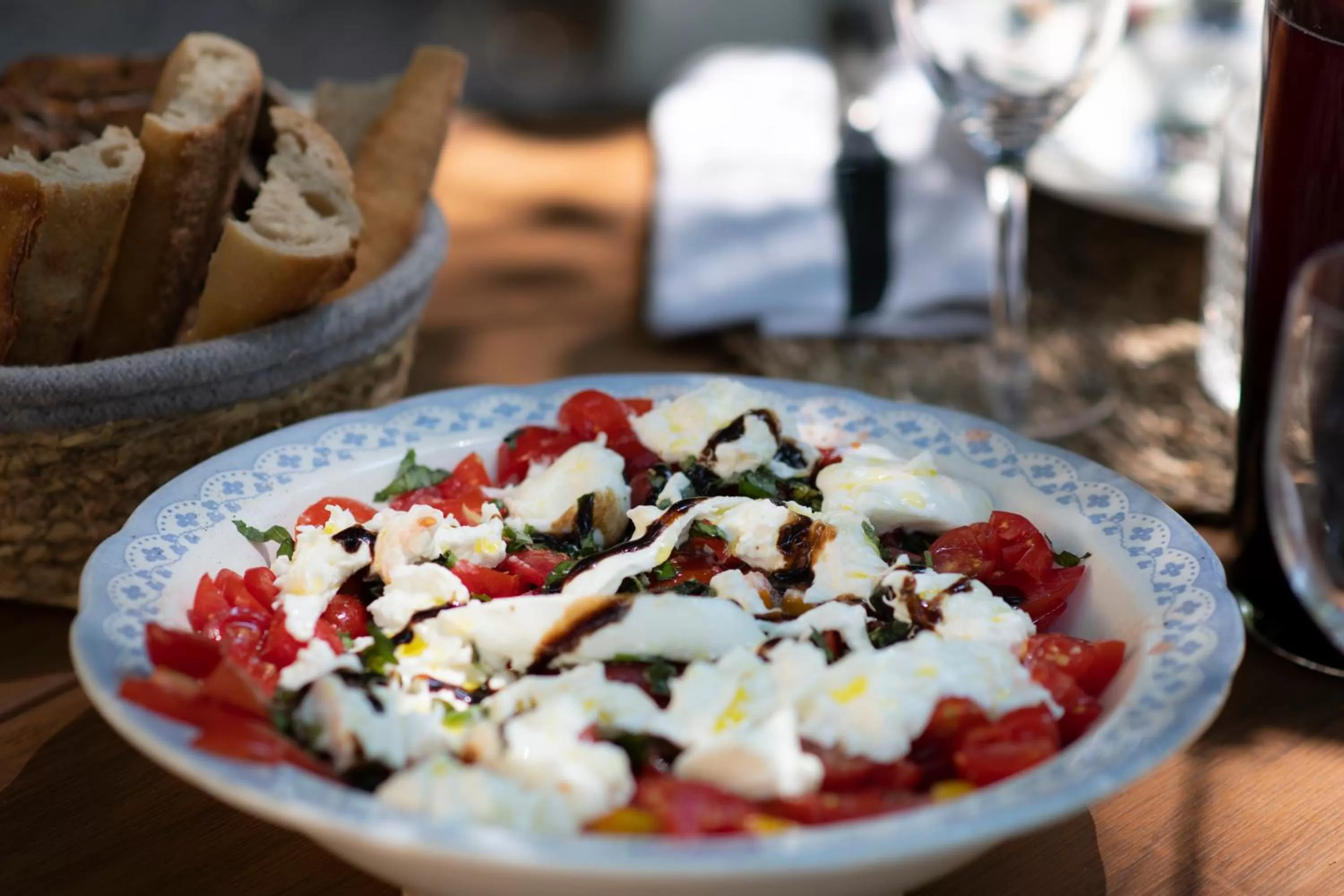 Restaurant/places to eat in Maison Sumiane