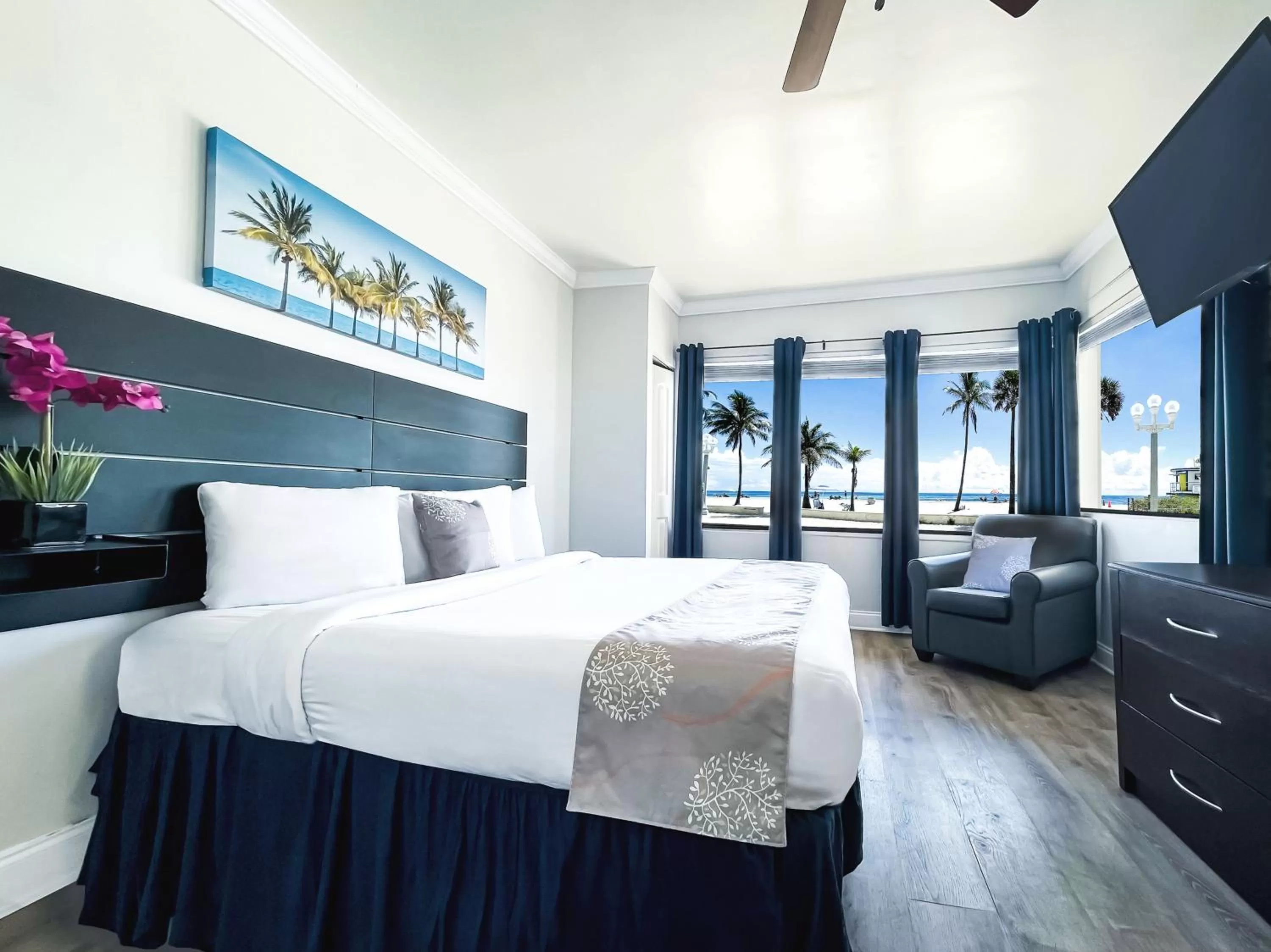 Bed in Hollywood Beach Hotels