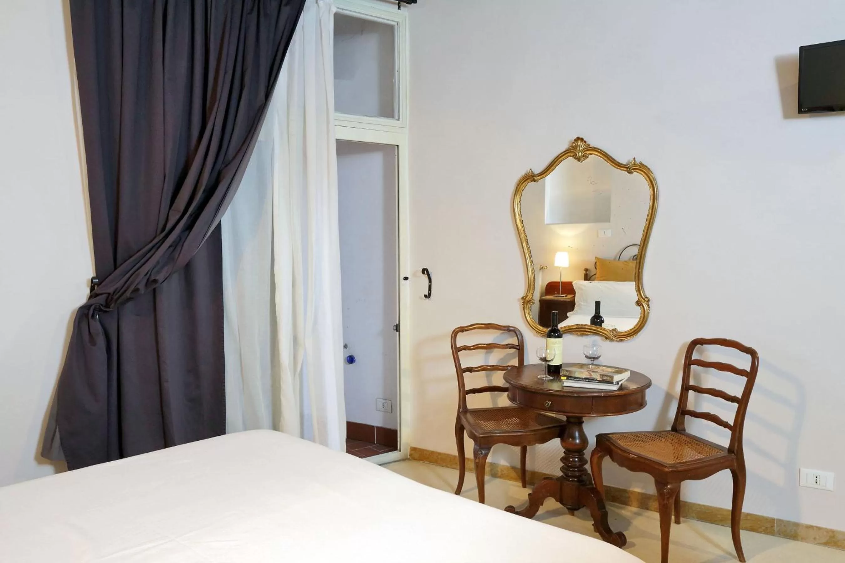 Photo of the whole room, Bed in Sangallo Rooms - Residenze Romanae