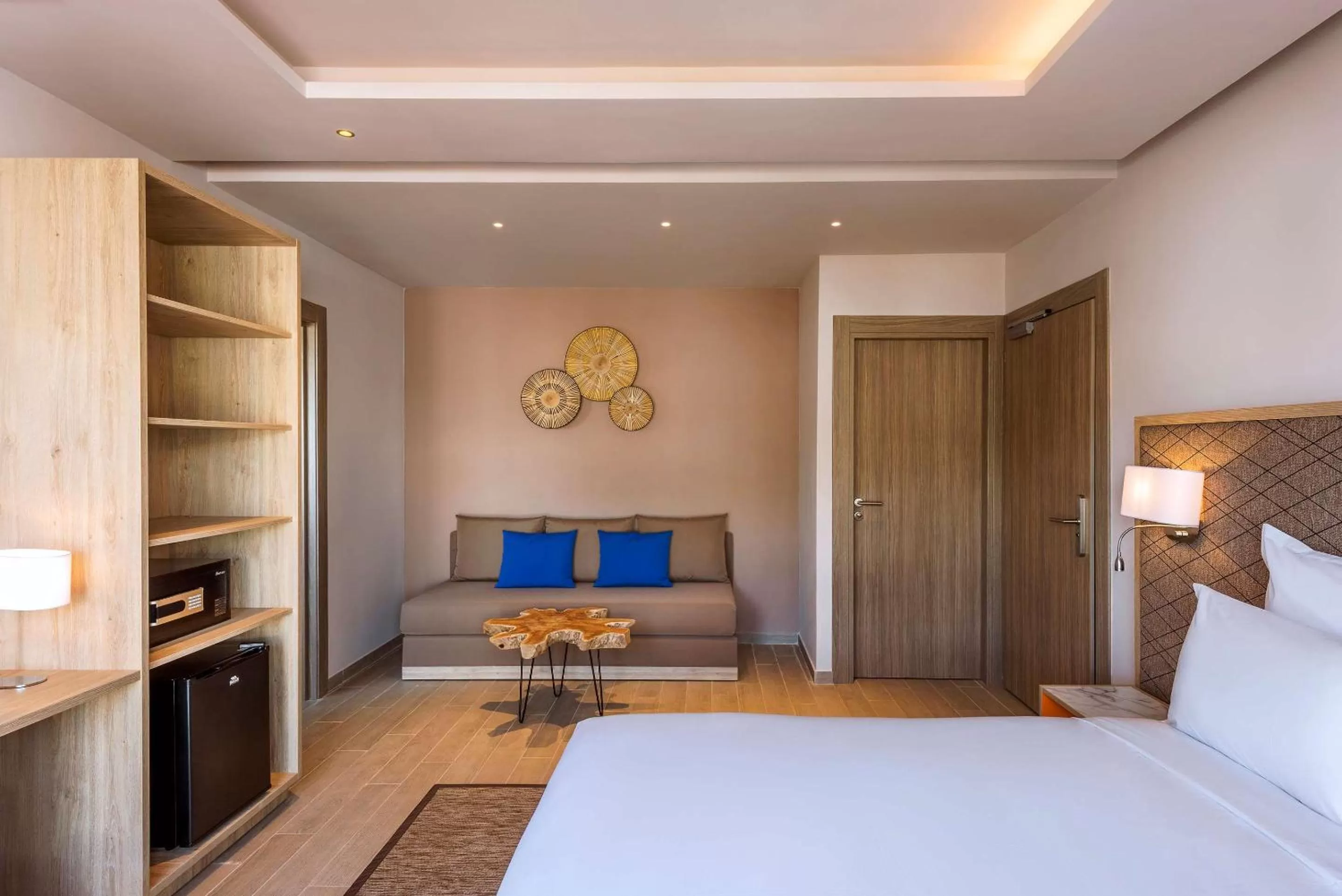 Living room, Bed in Radisson Blu Resort Al Hoceima