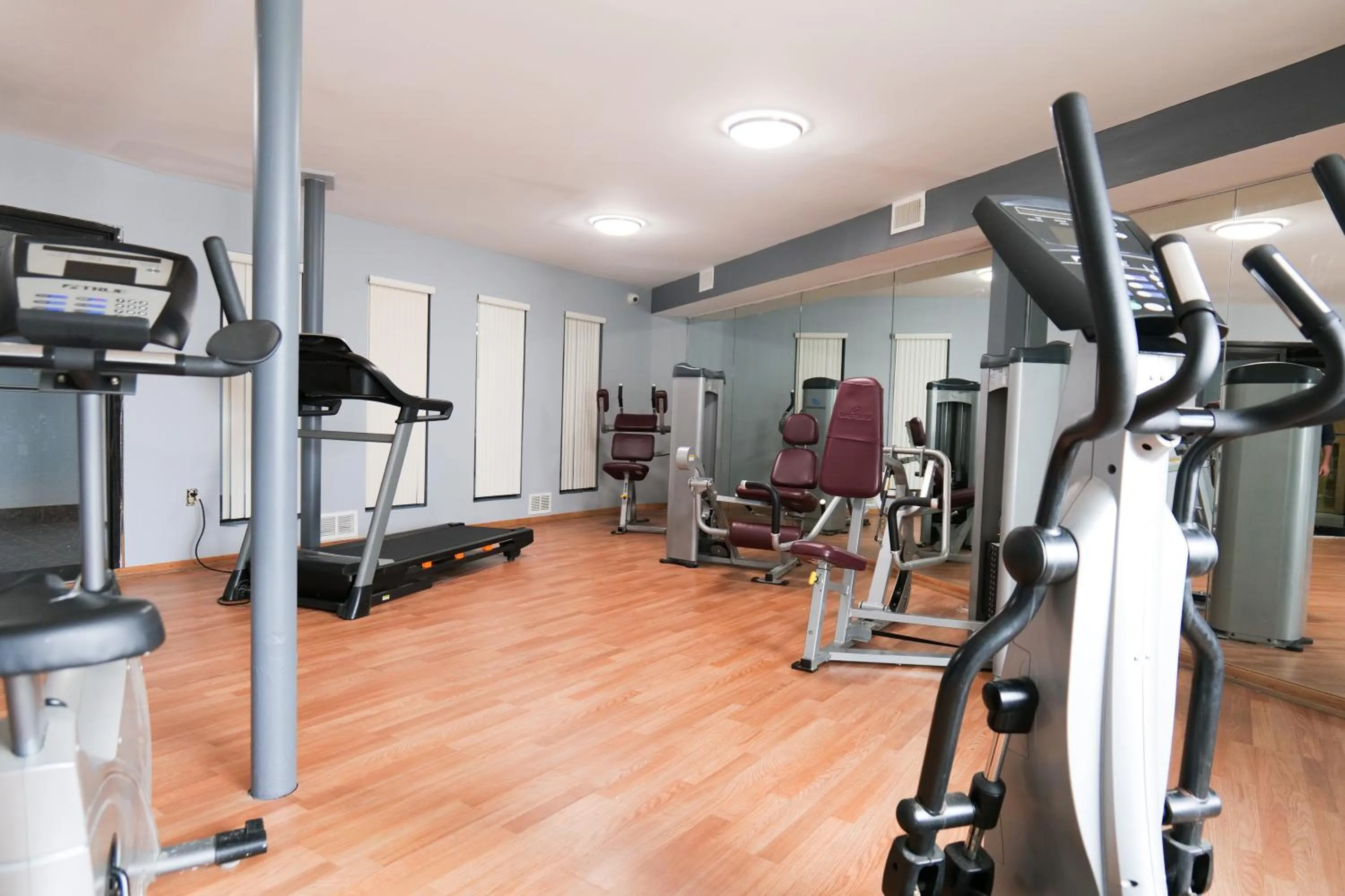 Fitness centre/facilities in Baymont by Wyndham Flint Airport North