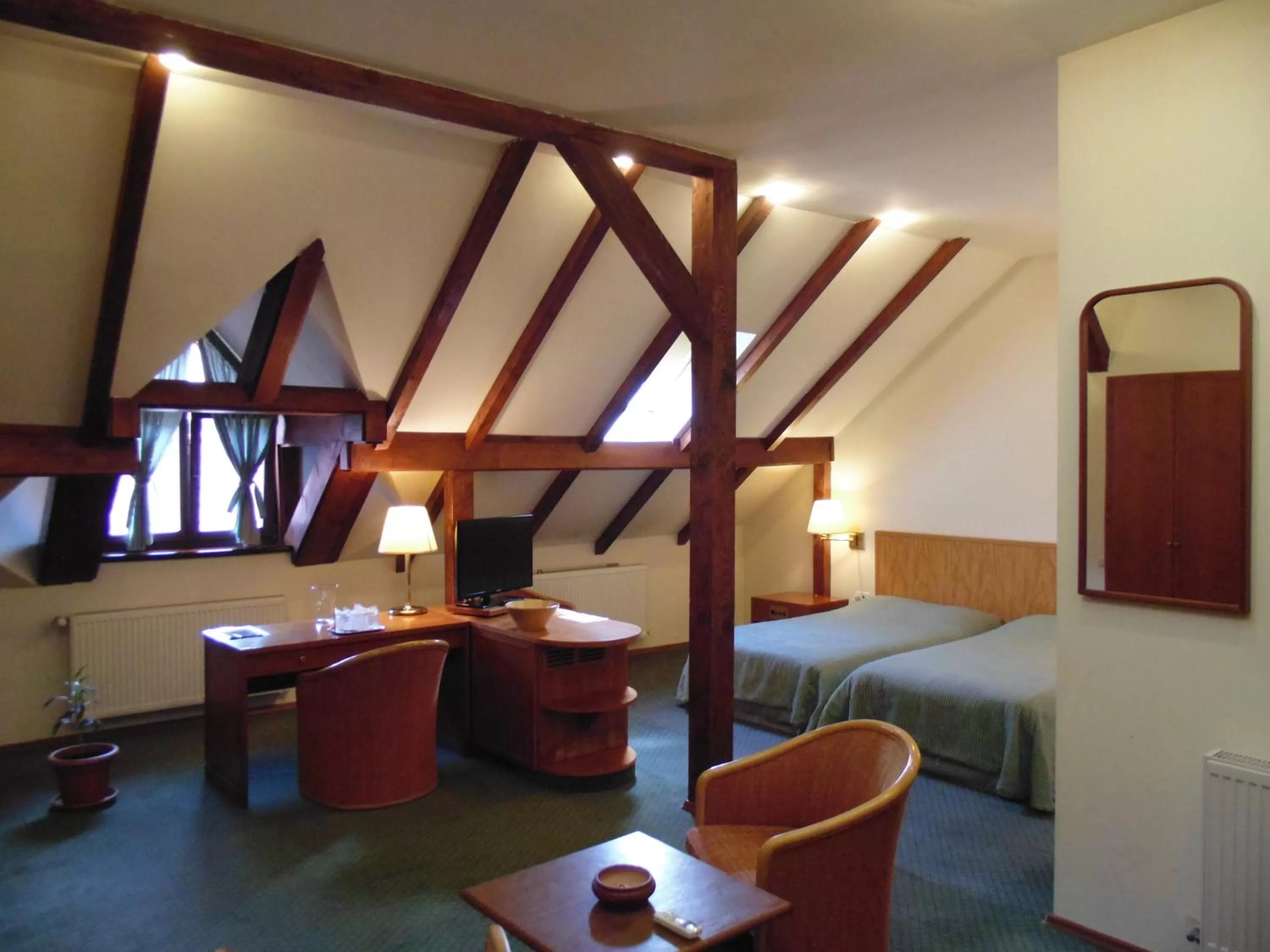 Bed in Curtea Brasoveana