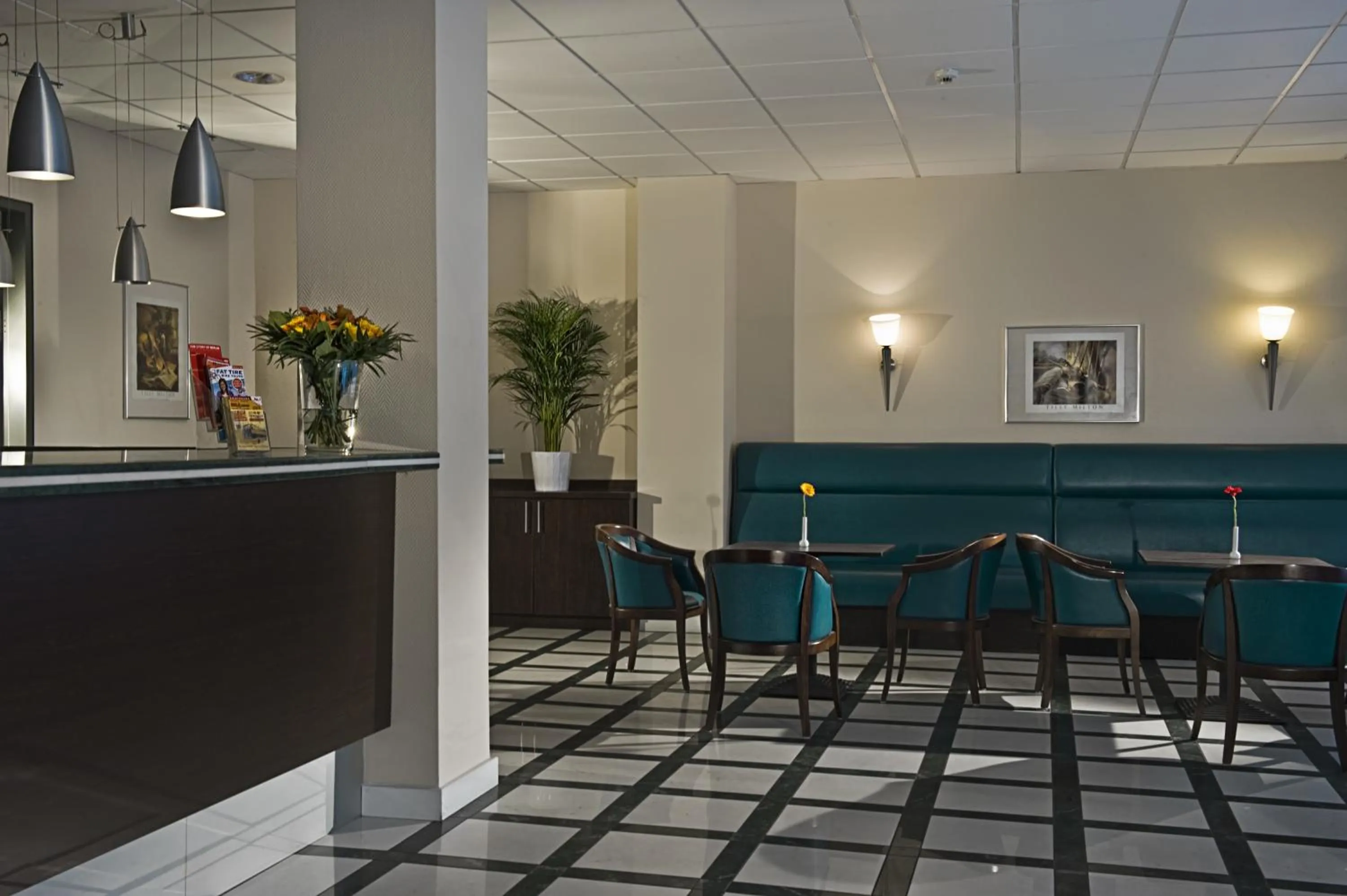 Lobby or reception in Come Inn Berlin Kurfürstendamm