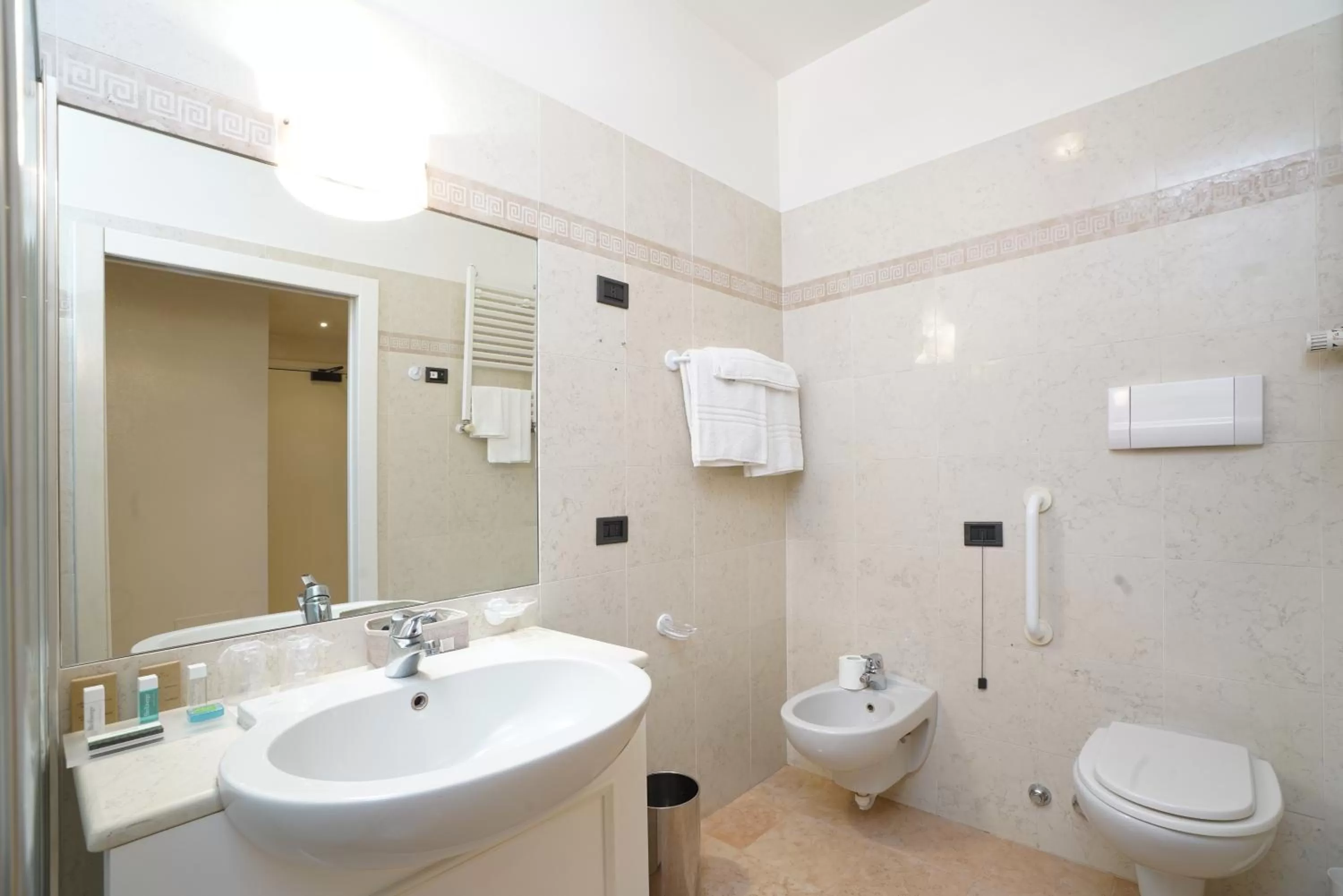 Bathroom in Hotel Europa