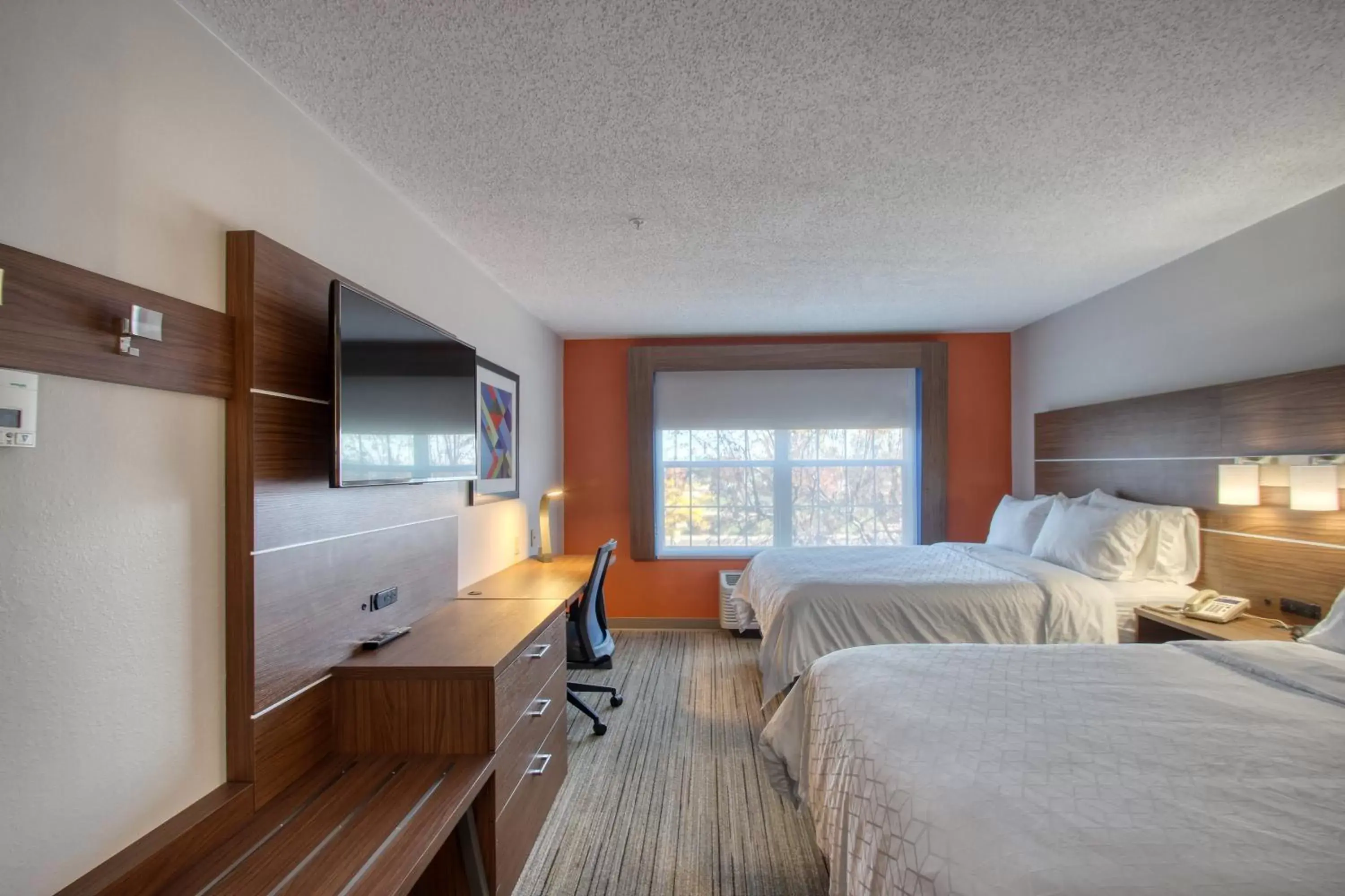 Suite with Two Beds - Non-Smoking in Holiday Inn Express Hotel & Suites Oshkosh - State Route 41 by IHG Suite with Two Beds - Non-Smoking in Holiday Inn Express Hotel & Suites Oshkosh - State Route 41 by IHG