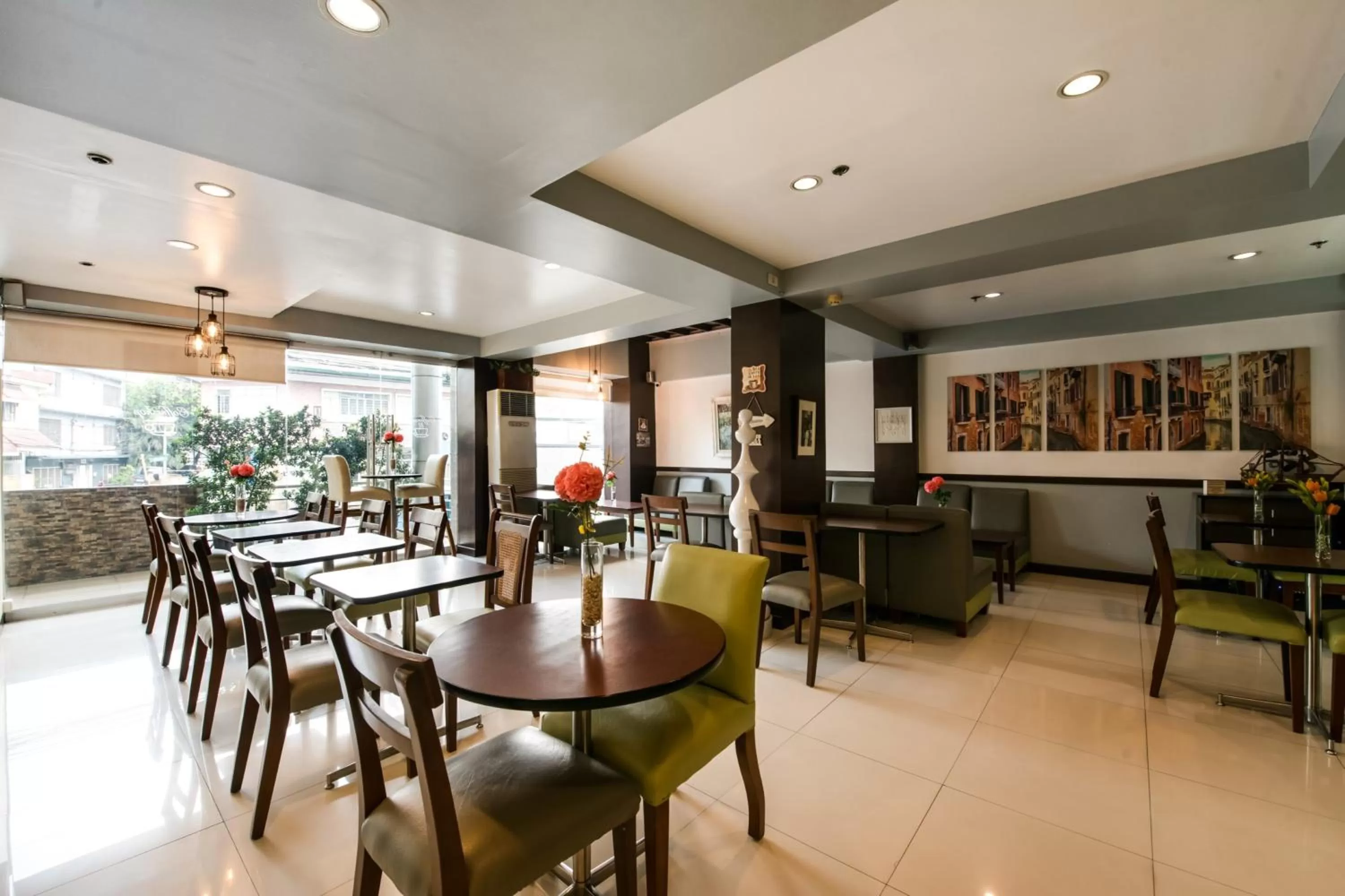 Restaurant/places to eat in Festive Hotel Makati