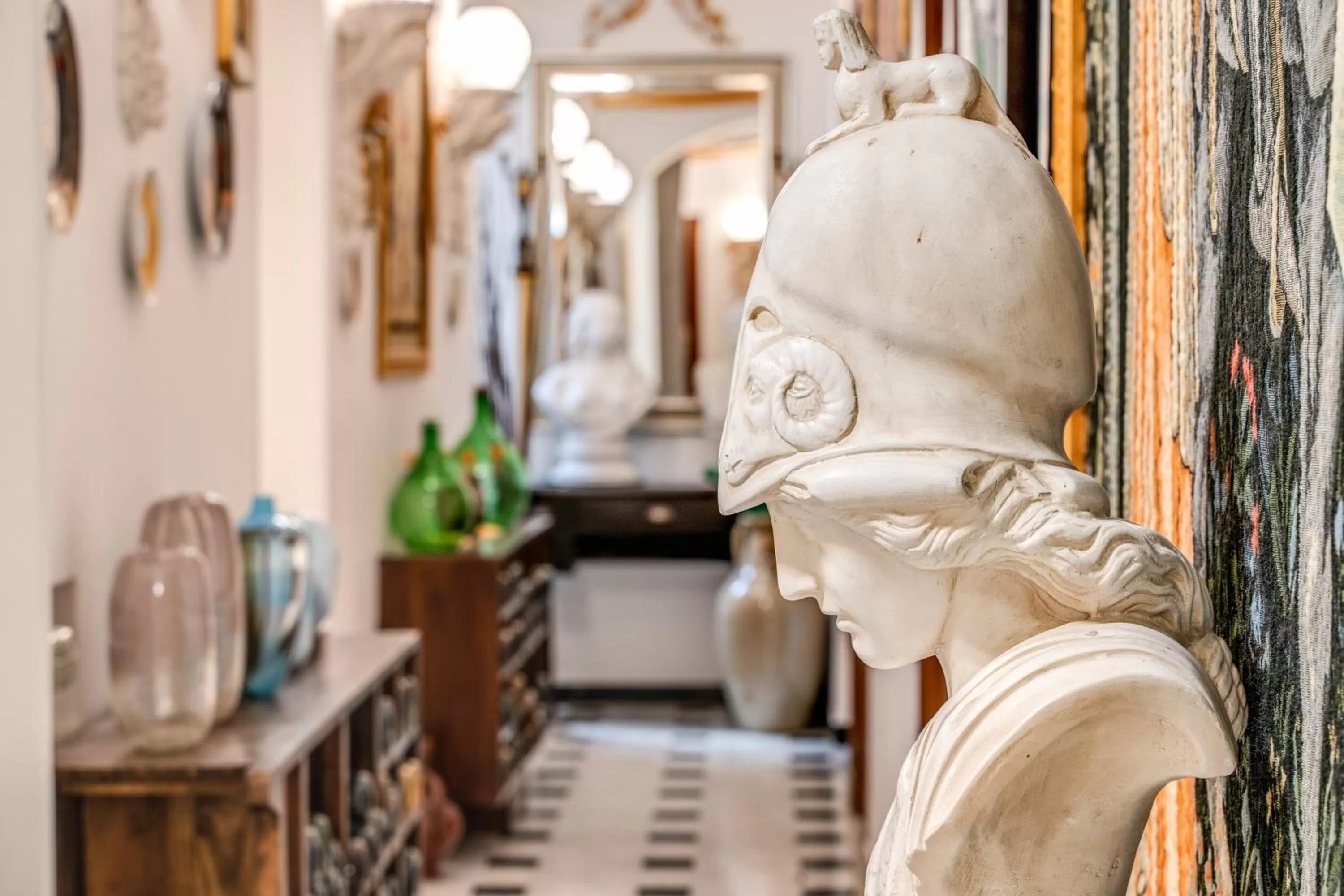 Decorative detail in Nakissa Inn